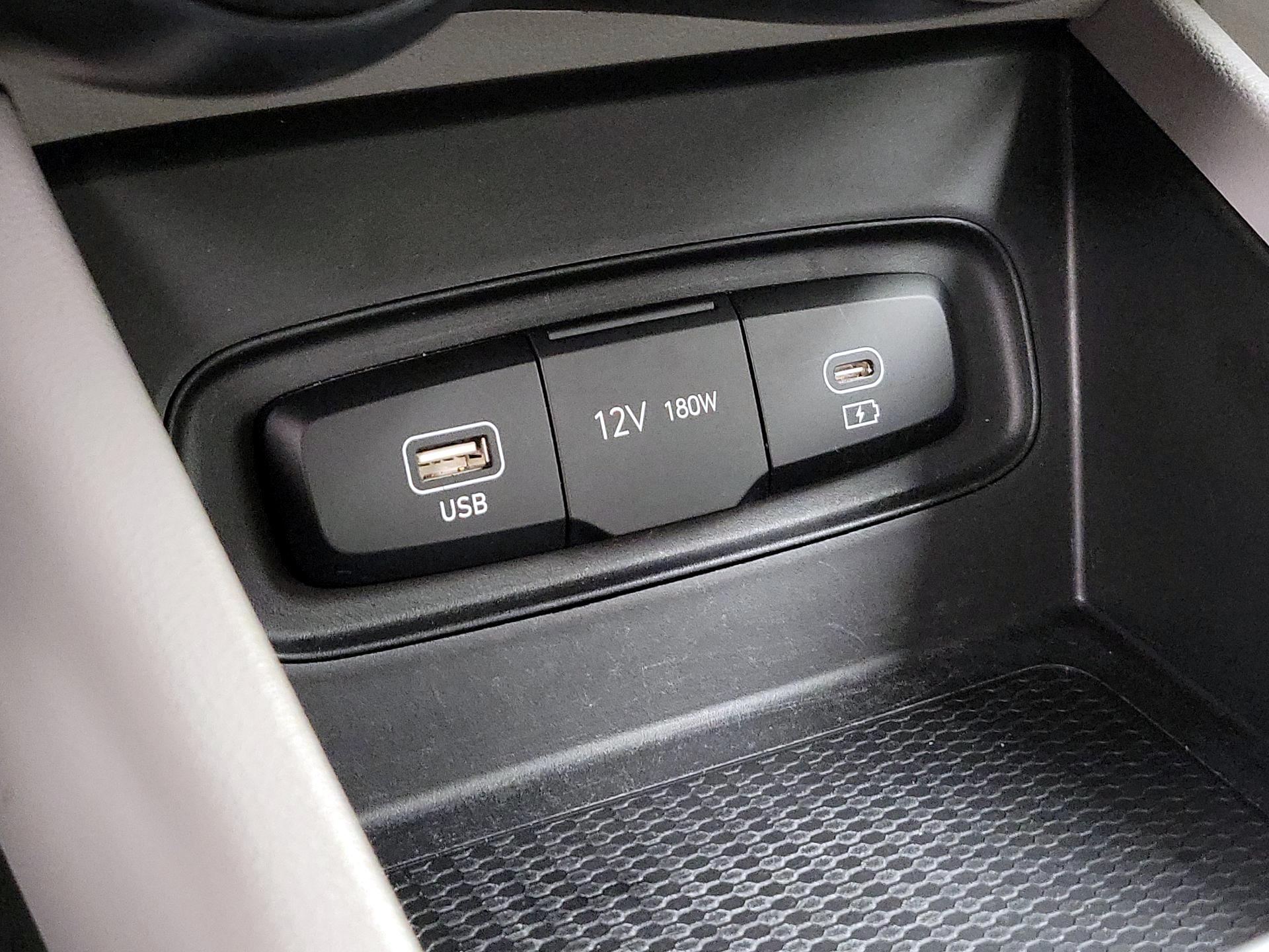 Thumbnail: 2023 Hyundai Venue - 18