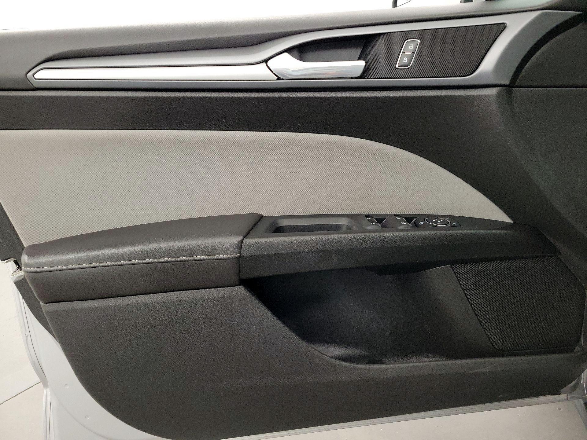 Thumbnail: 2014 Ford Fusion - 12