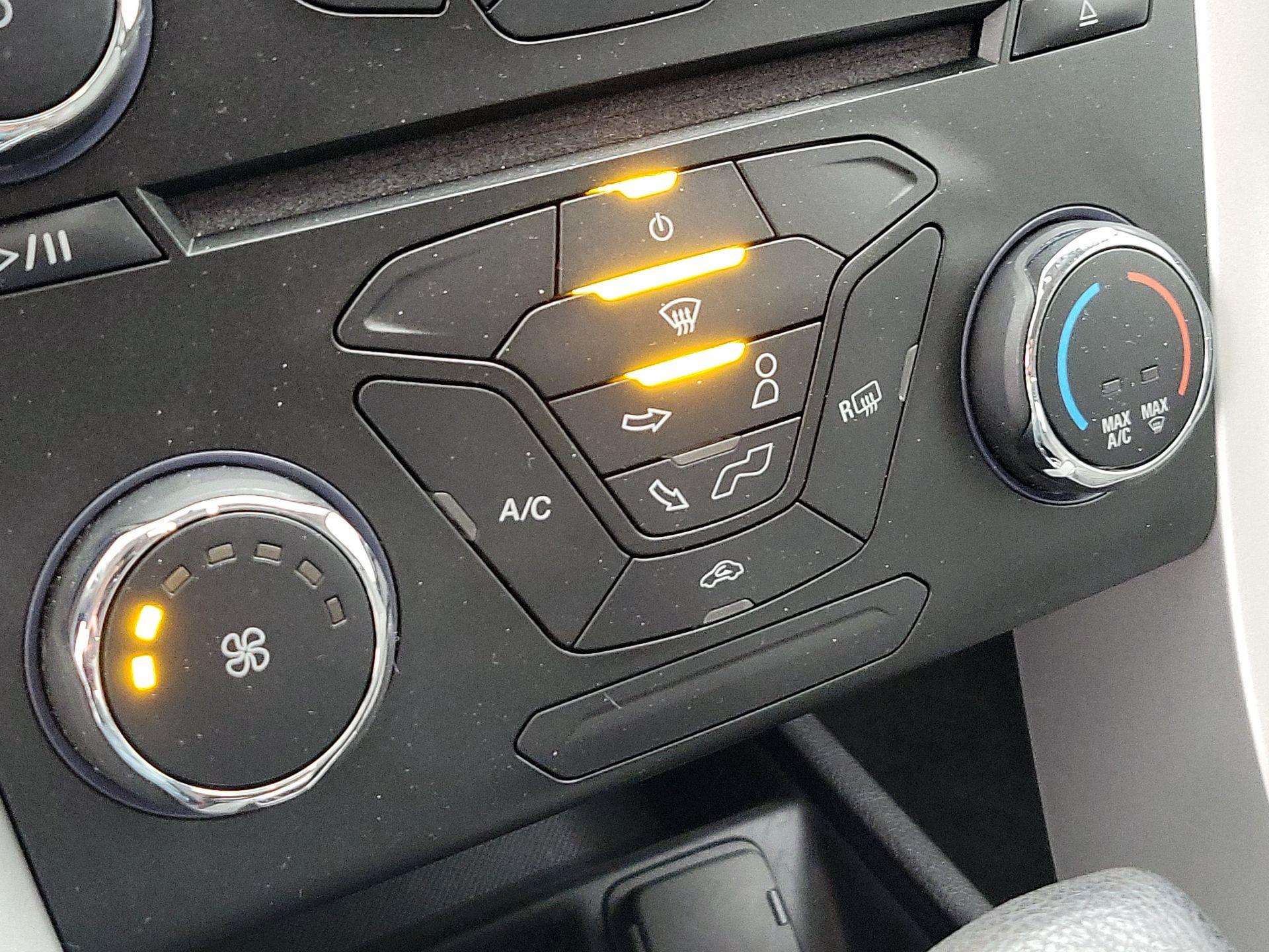 Thumbnail: 2014 Ford Fusion - 15