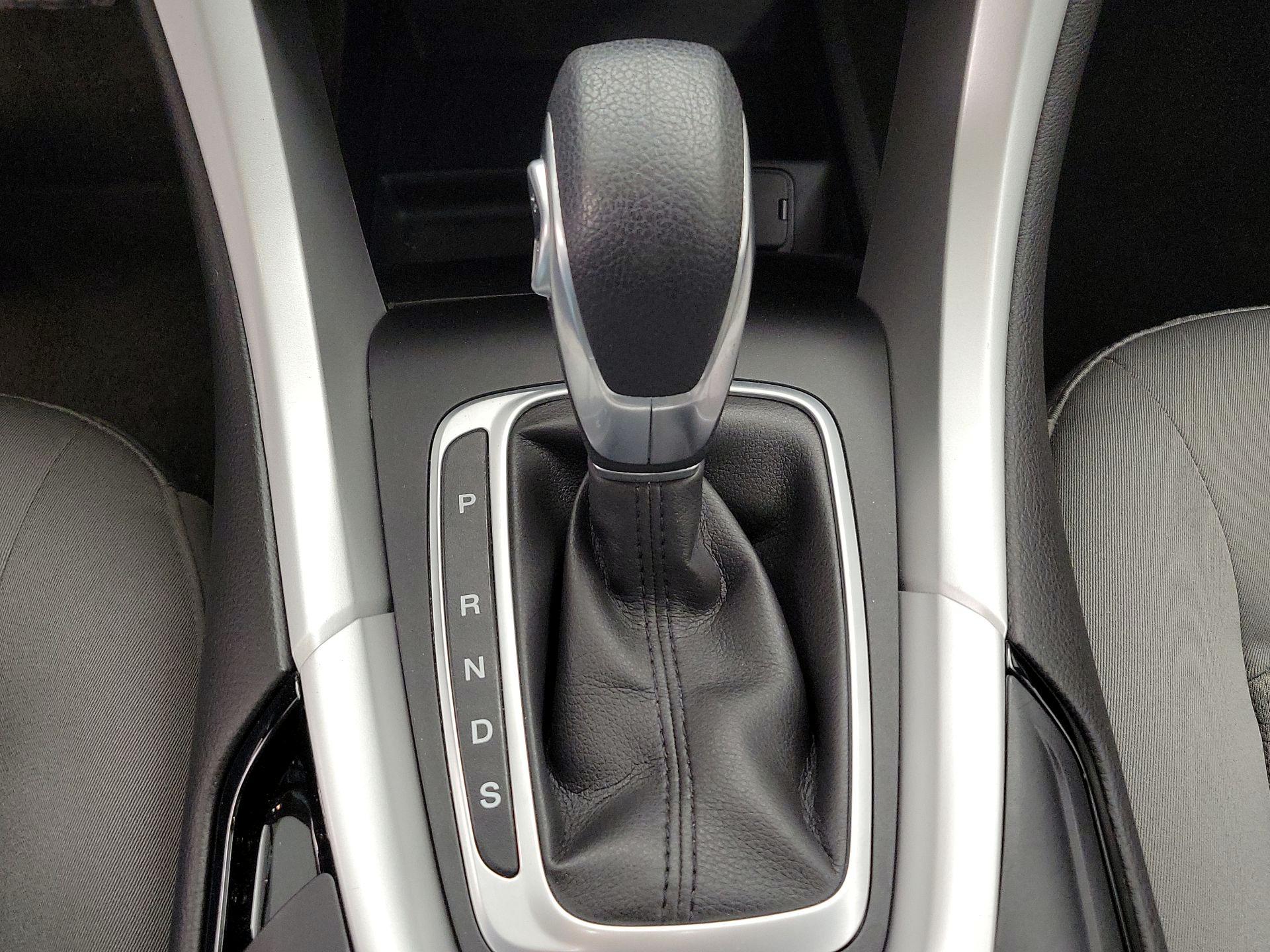 Thumbnail: 2014 Ford Fusion - 16