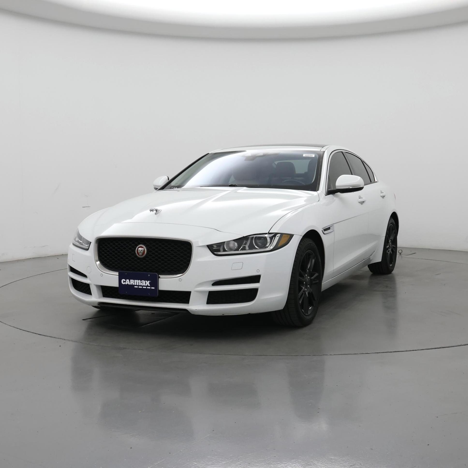 Thumbnail: 2018 Jaguar XE - 4