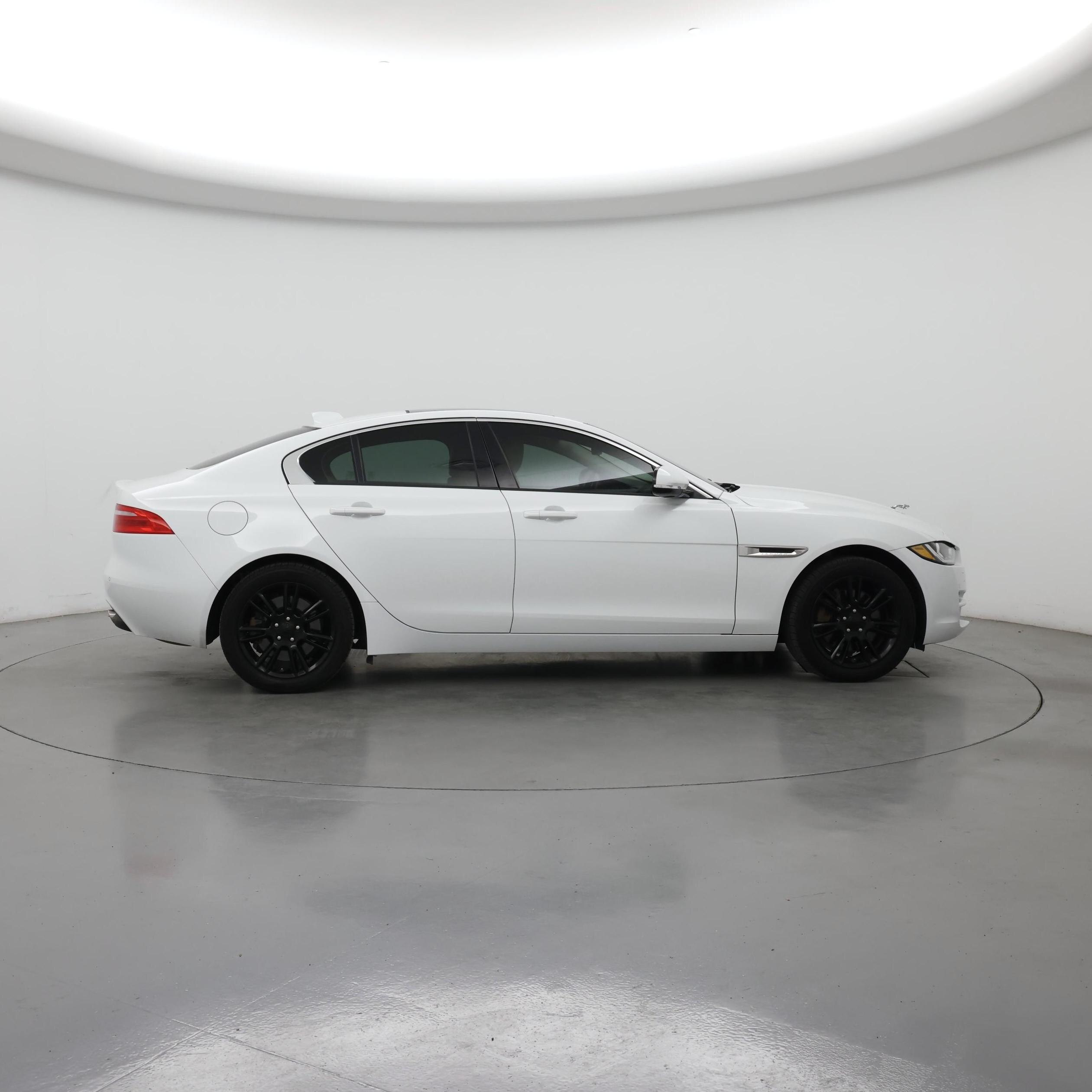 Thumbnail: 2018 Jaguar XE - 7