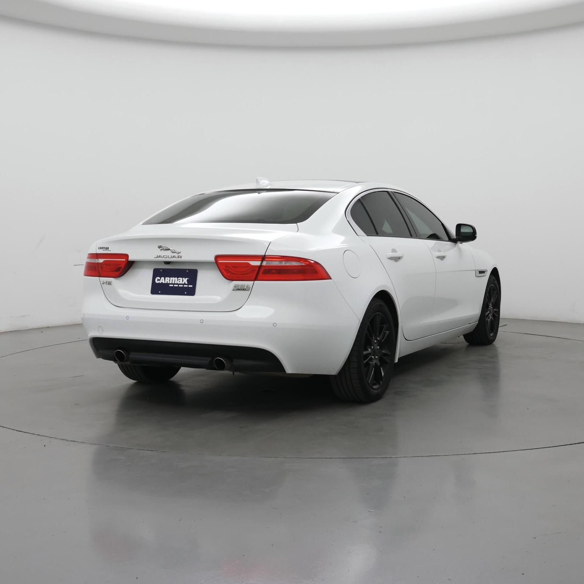 Thumbnail: 2018 Jaguar XE - 8