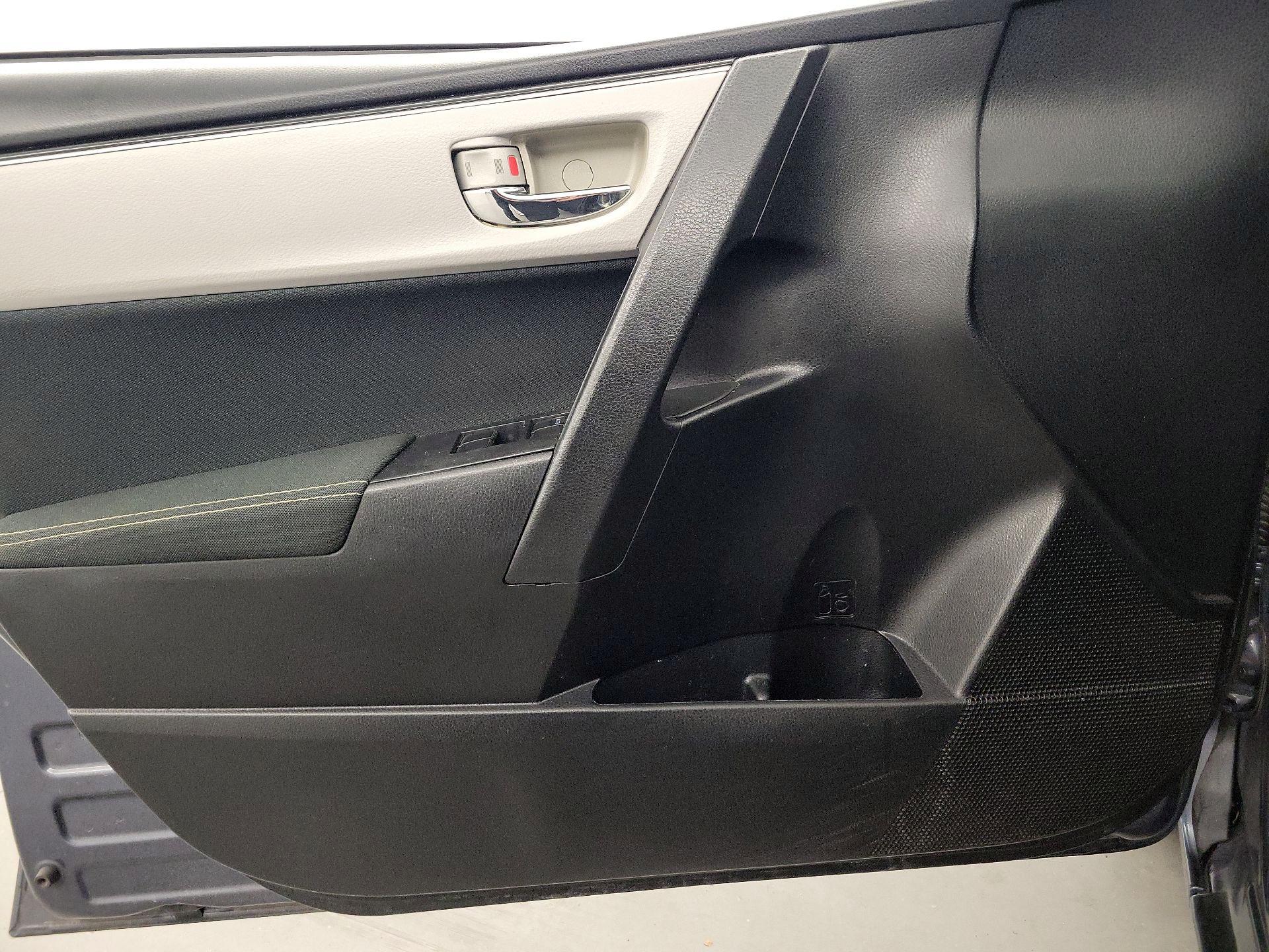 Thumbnail: 2017 Toyota Corolla - 12