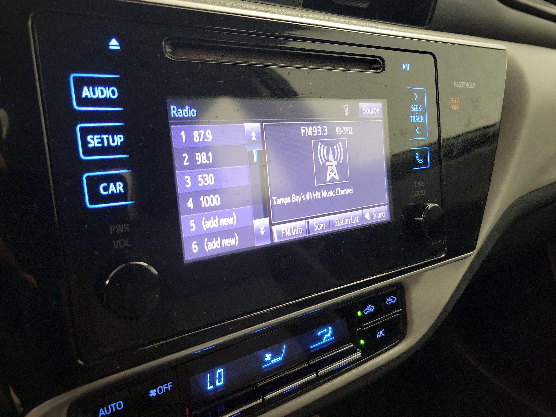 Thumbnail: 2017 Toyota Corolla - 15