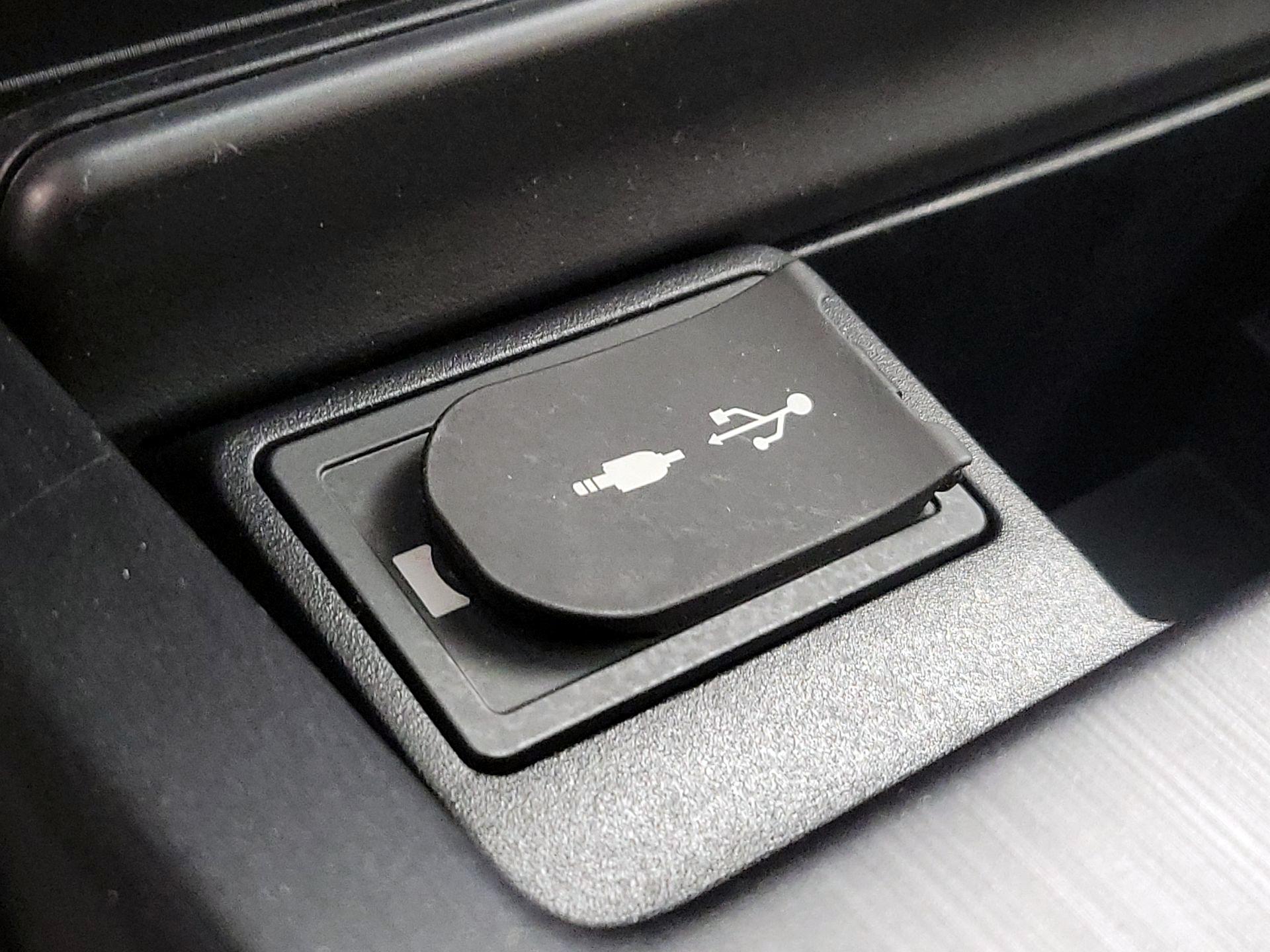 Thumbnail: 2019 Lexus ES - 17