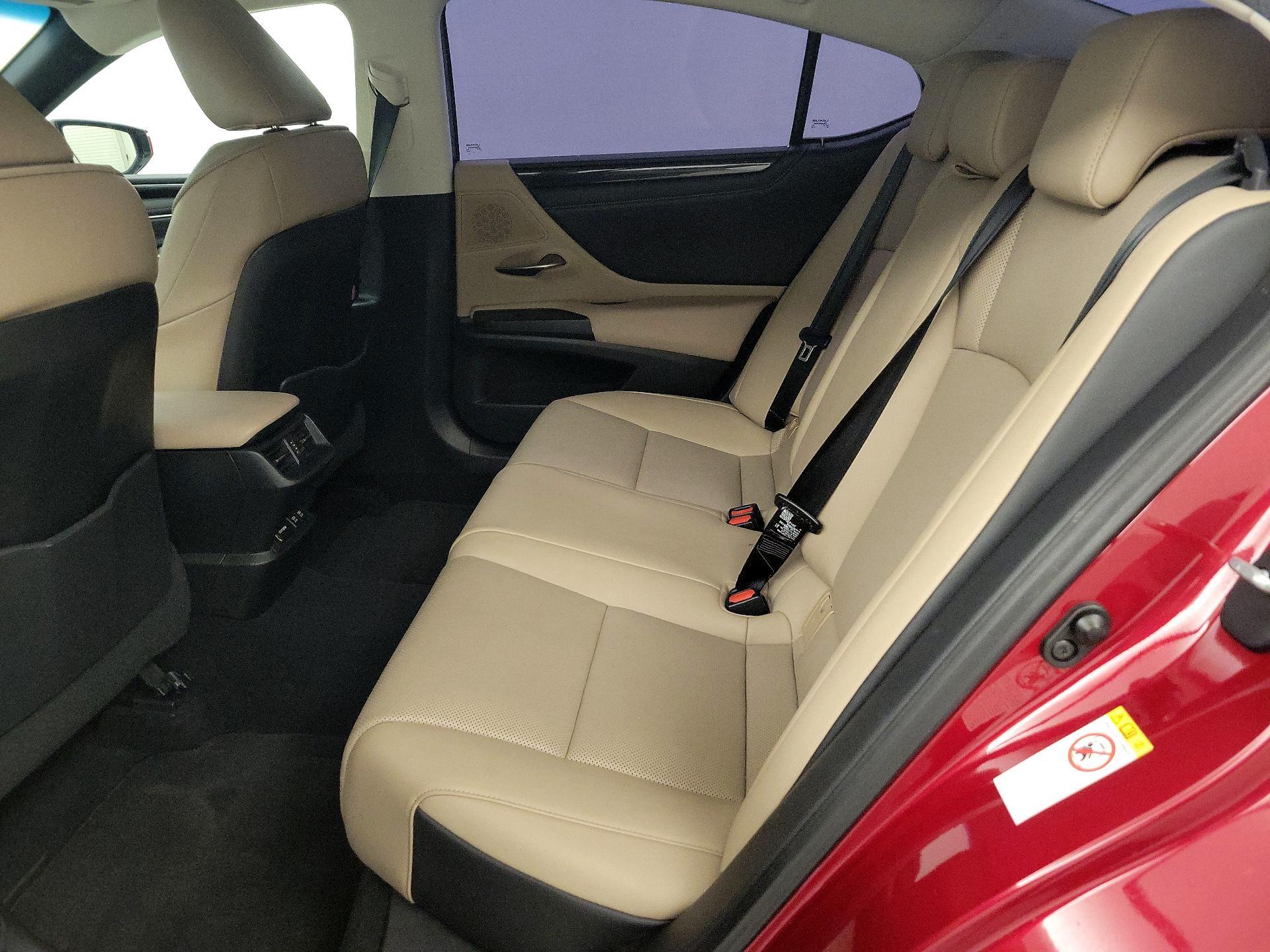 Thumbnail: 2019 Lexus ES - 19