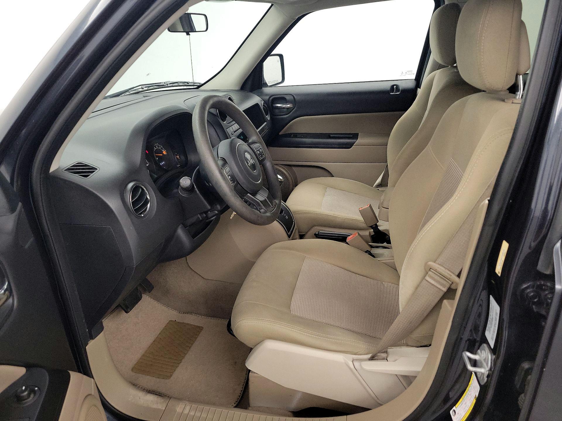 Thumbnail: 2015 Jeep Patriot - 11