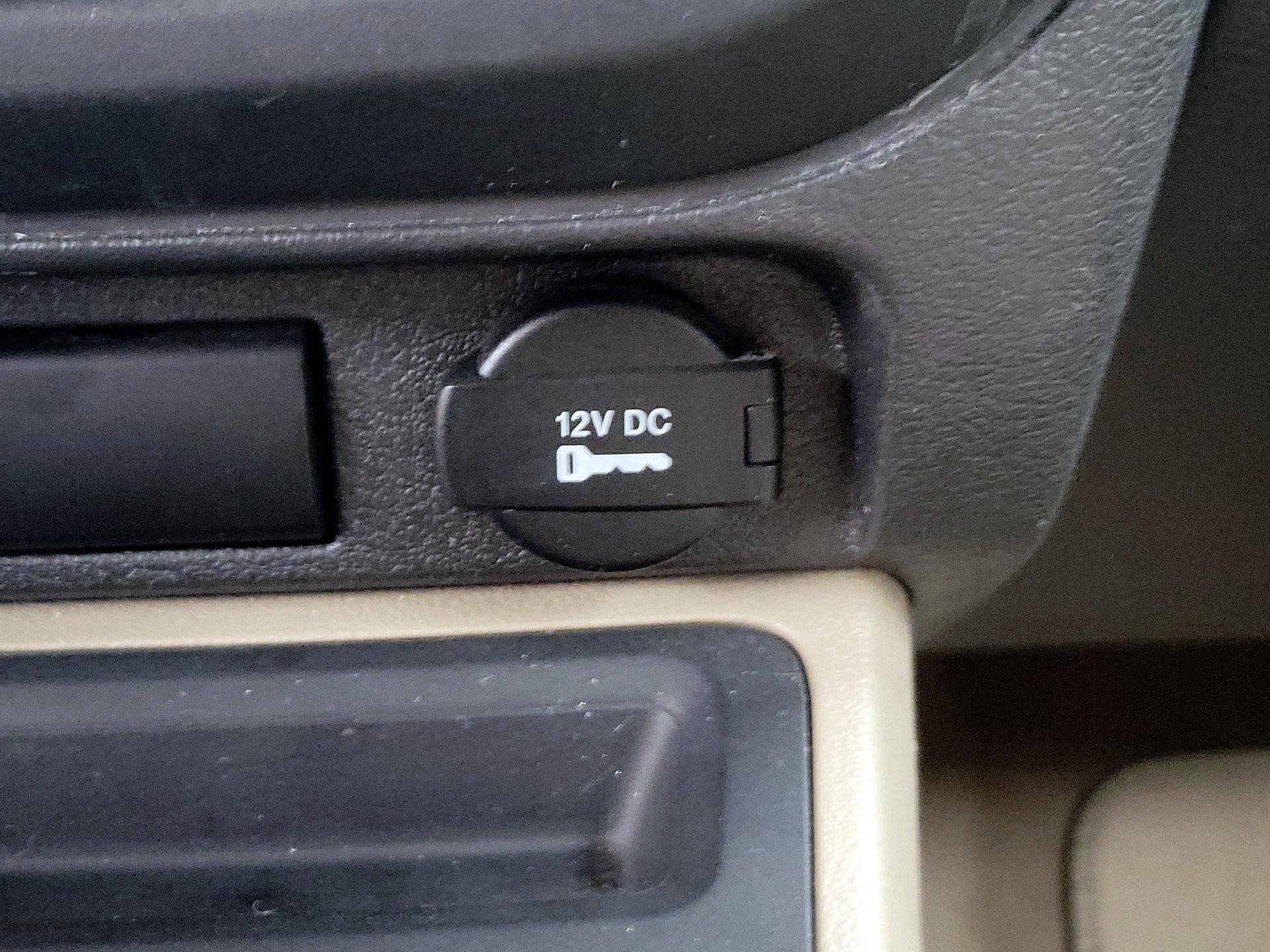 Thumbnail: 2015 Jeep Patriot - 16