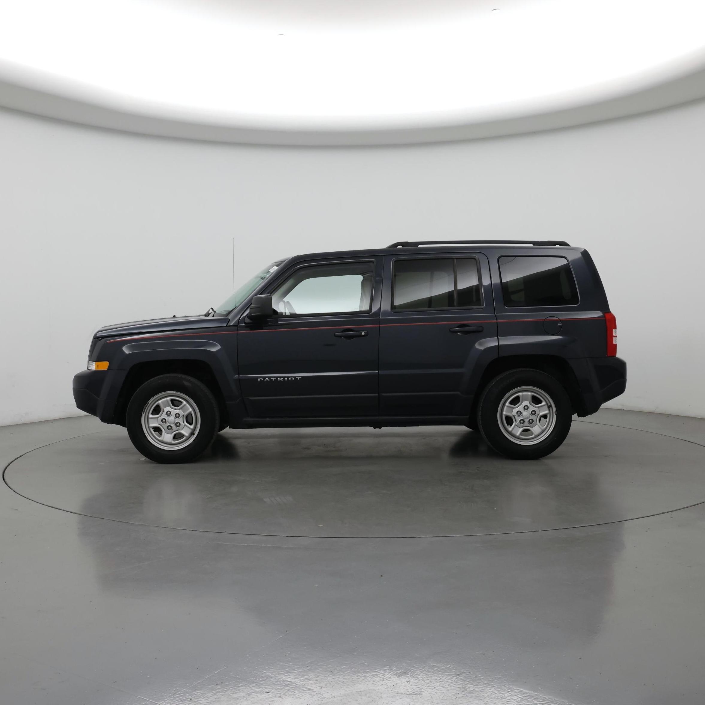 Thumbnail: 2015 Jeep Patriot - 3