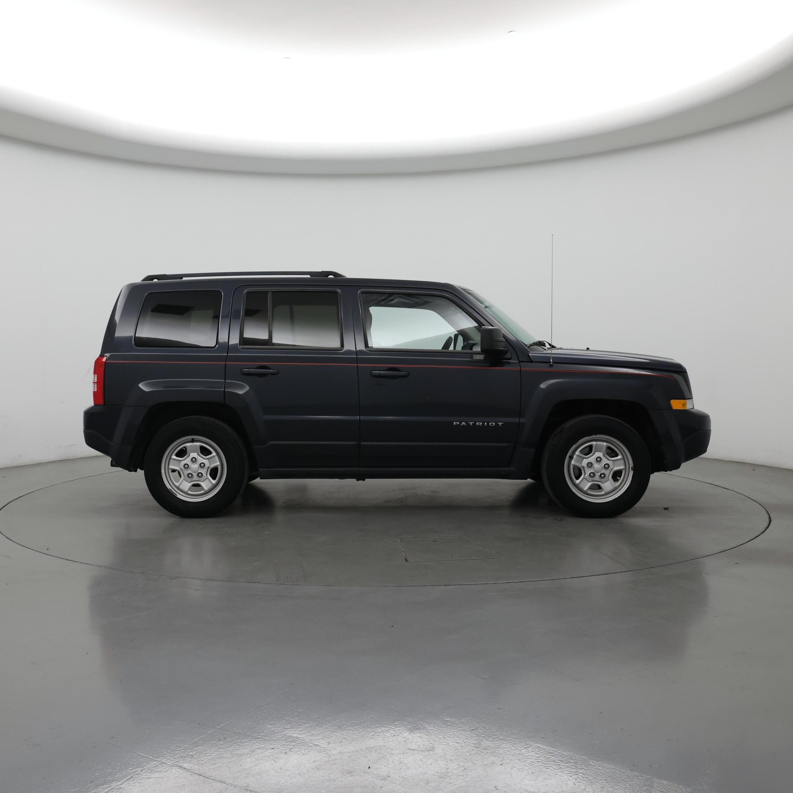 Thumbnail: 2015 Jeep Patriot - 7