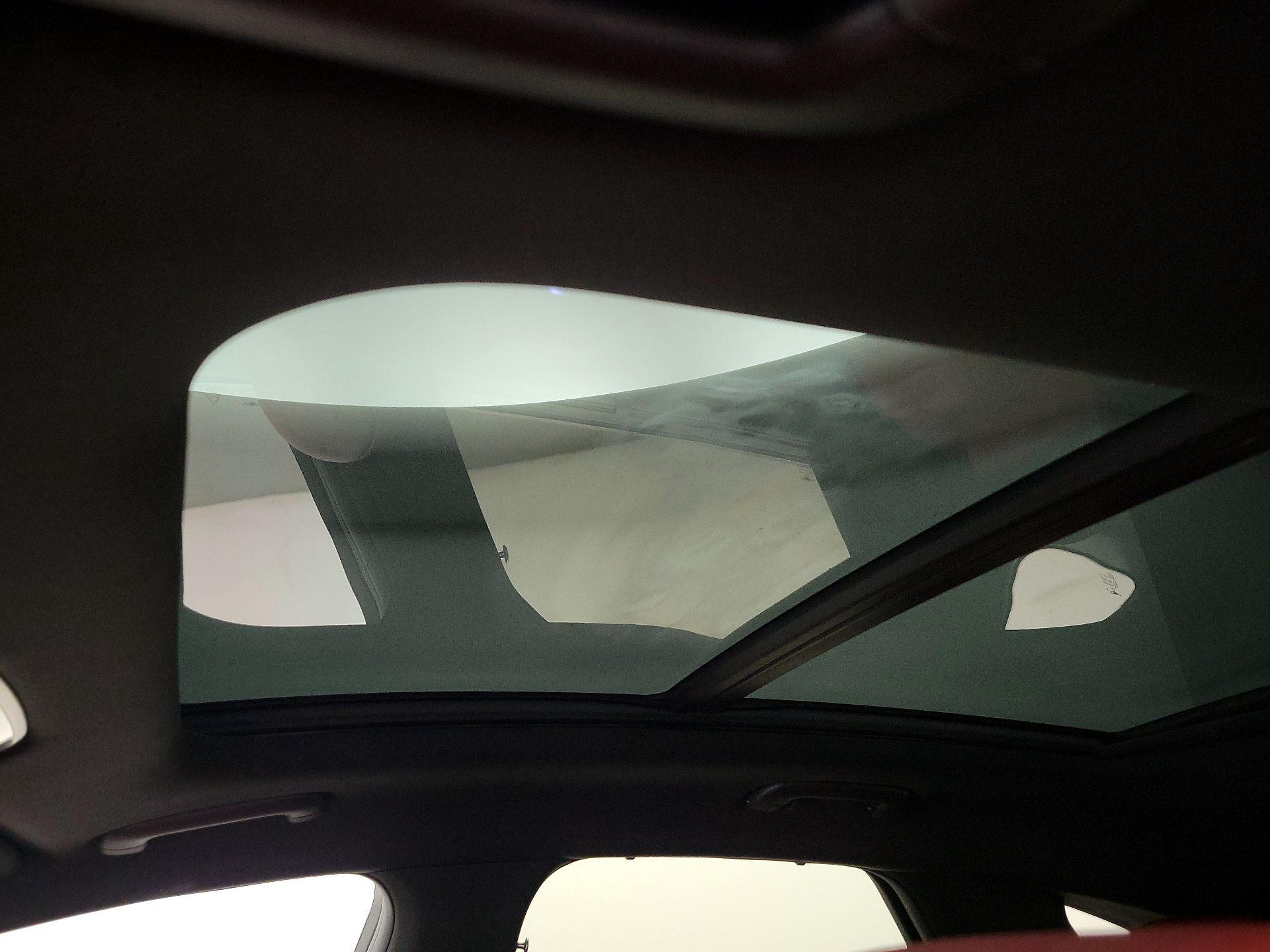 Thumbnail: 2022 Genesis GV70 - 20