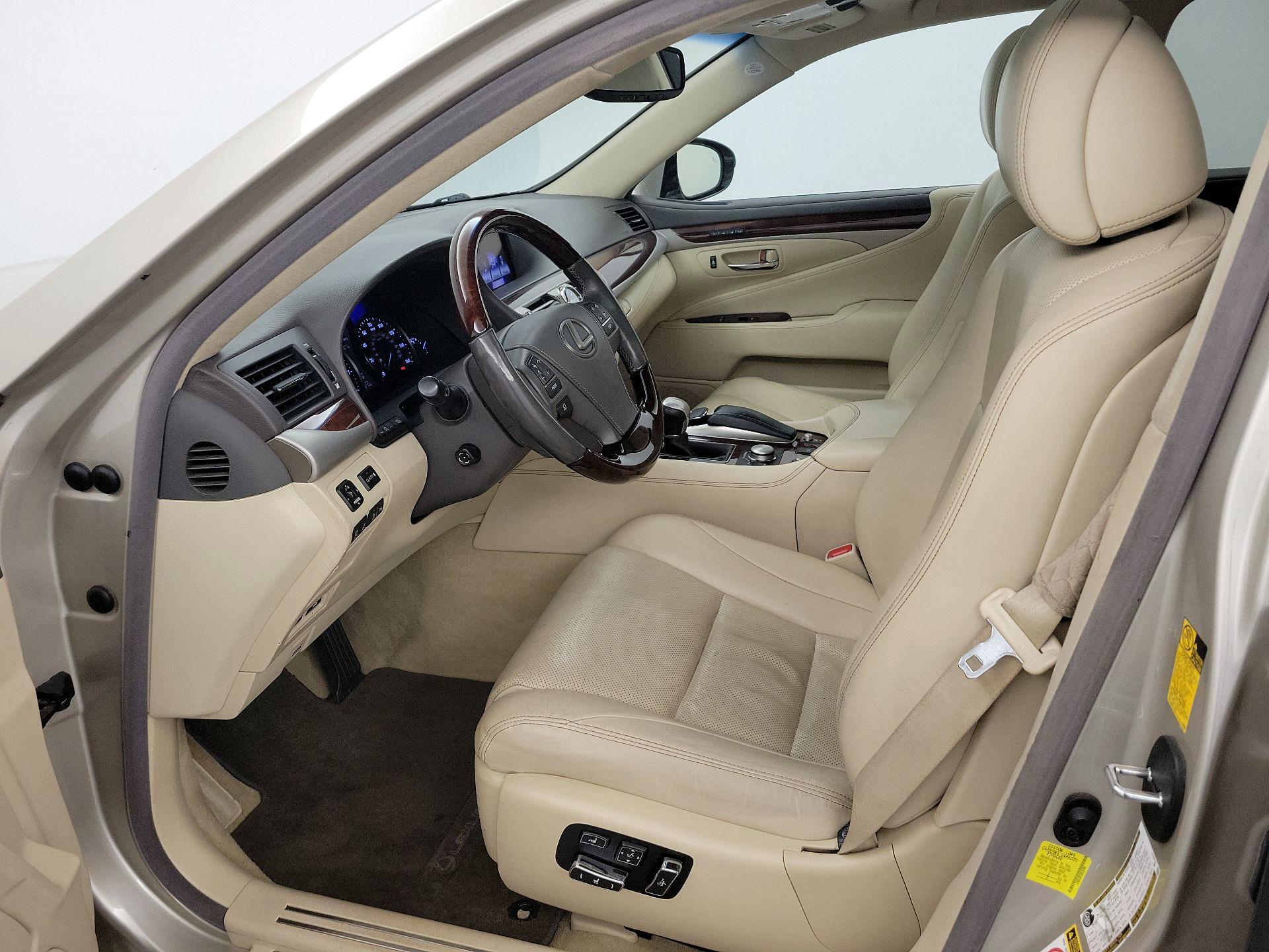 Thumbnail: 2014 Lexus LS - 11