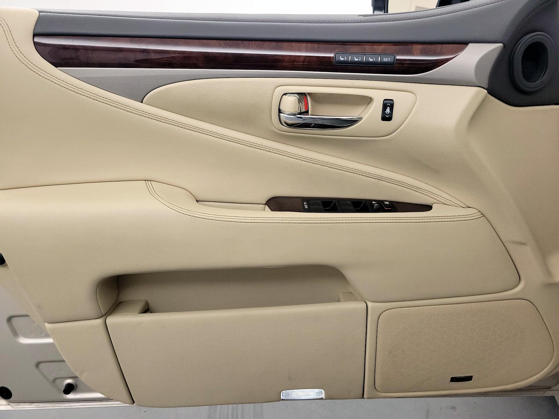 Thumbnail: 2014 Lexus LS - 12