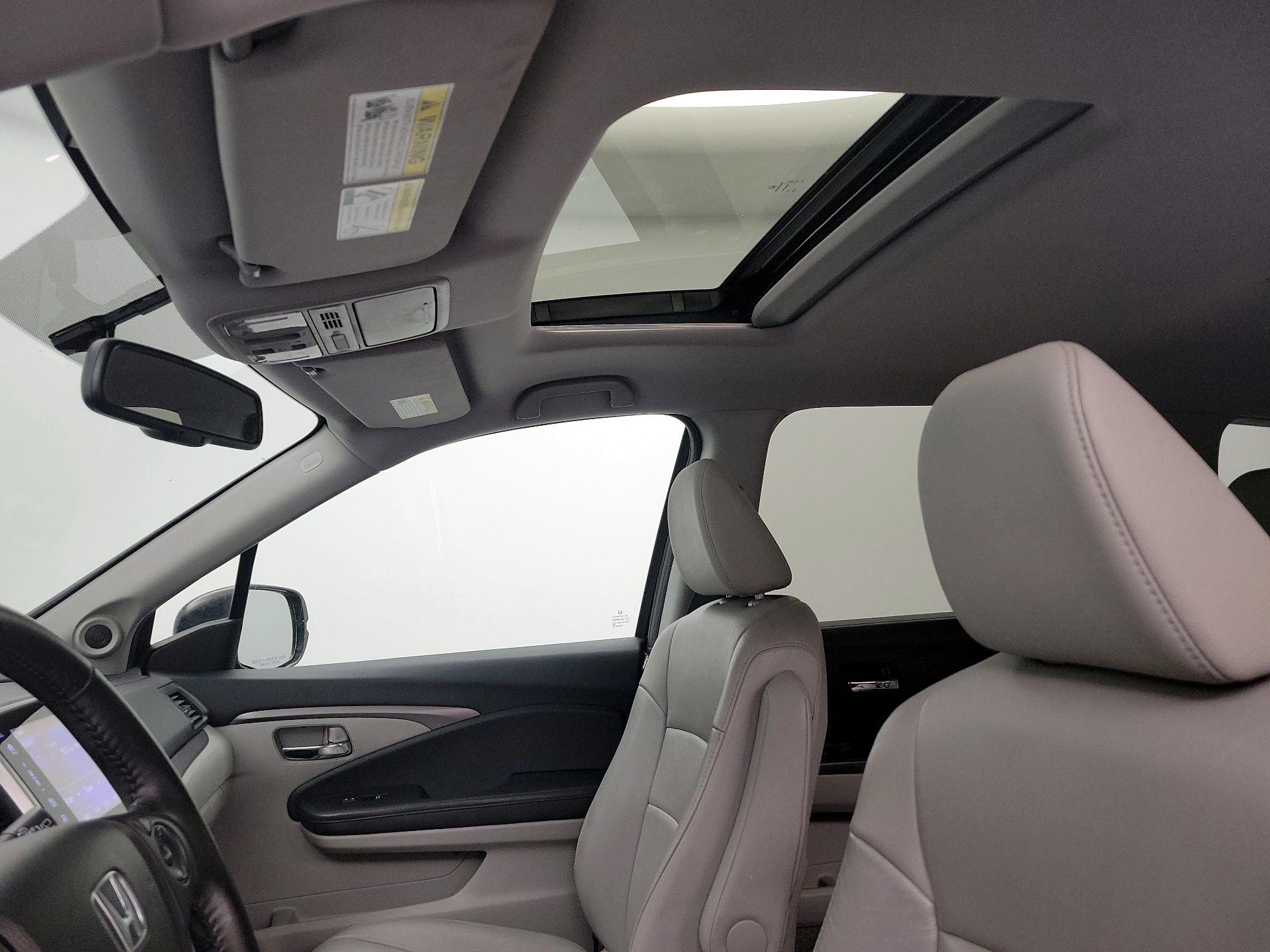 Thumbnail: 2018 Honda Pilot - 19