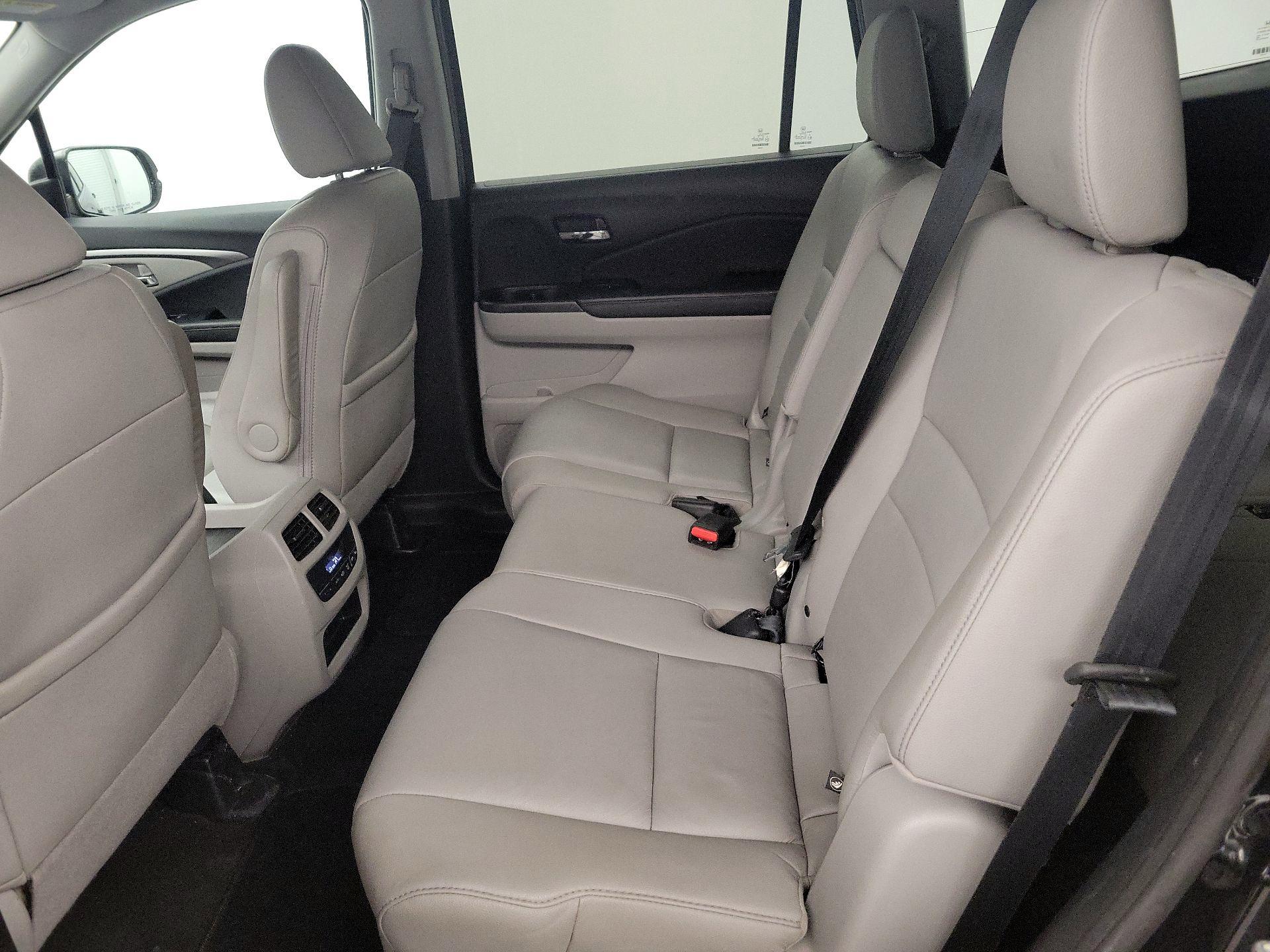 Thumbnail: 2018 Honda Pilot - 20