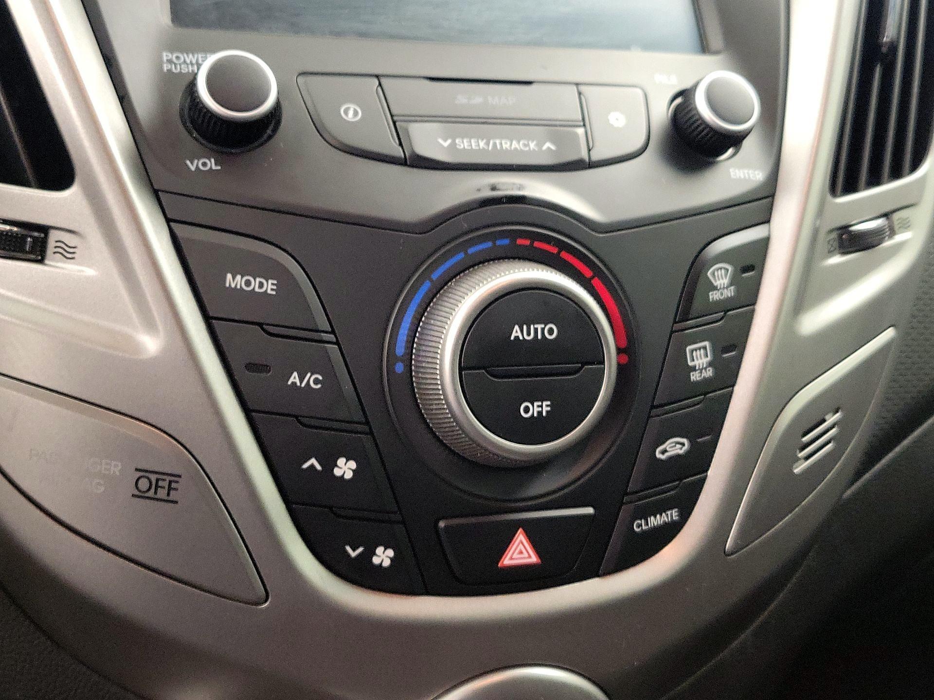 Thumbnail: 2017 Hyundai Veloster - 17