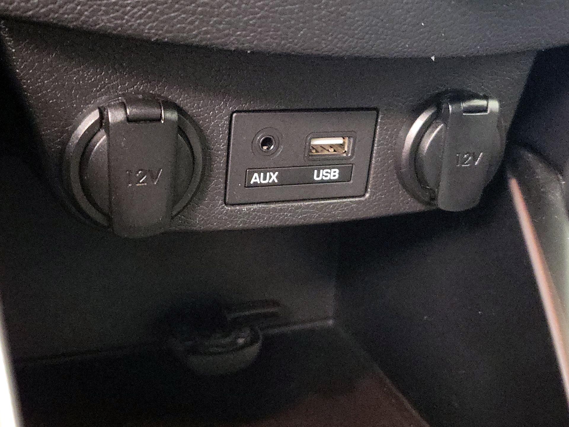 Thumbnail: 2017 Hyundai Veloster - 19