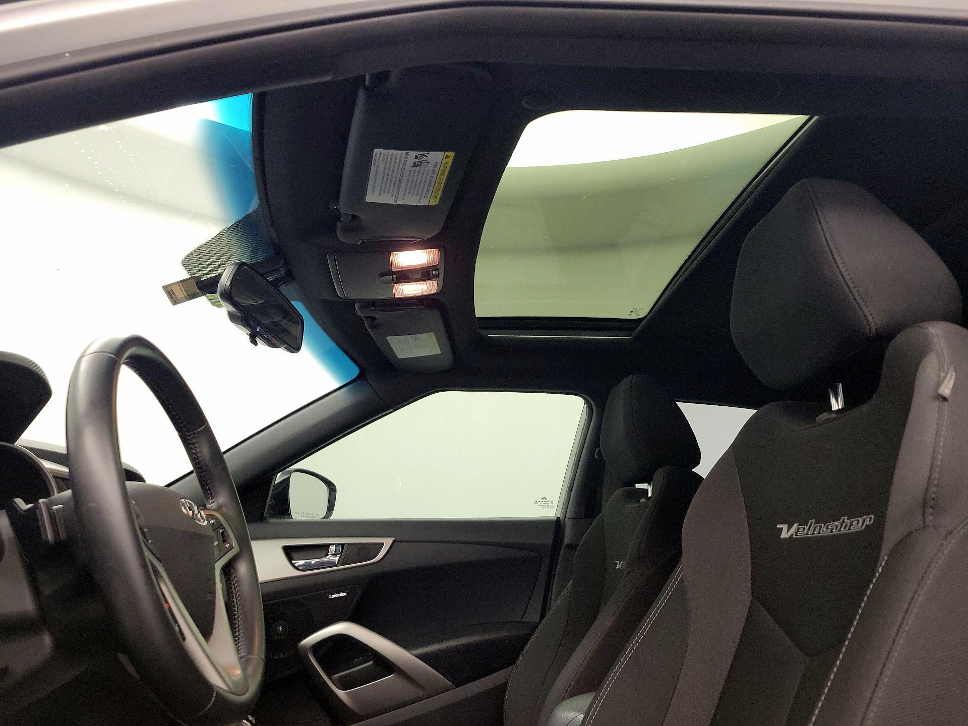 Thumbnail: 2017 Hyundai Veloster - 20