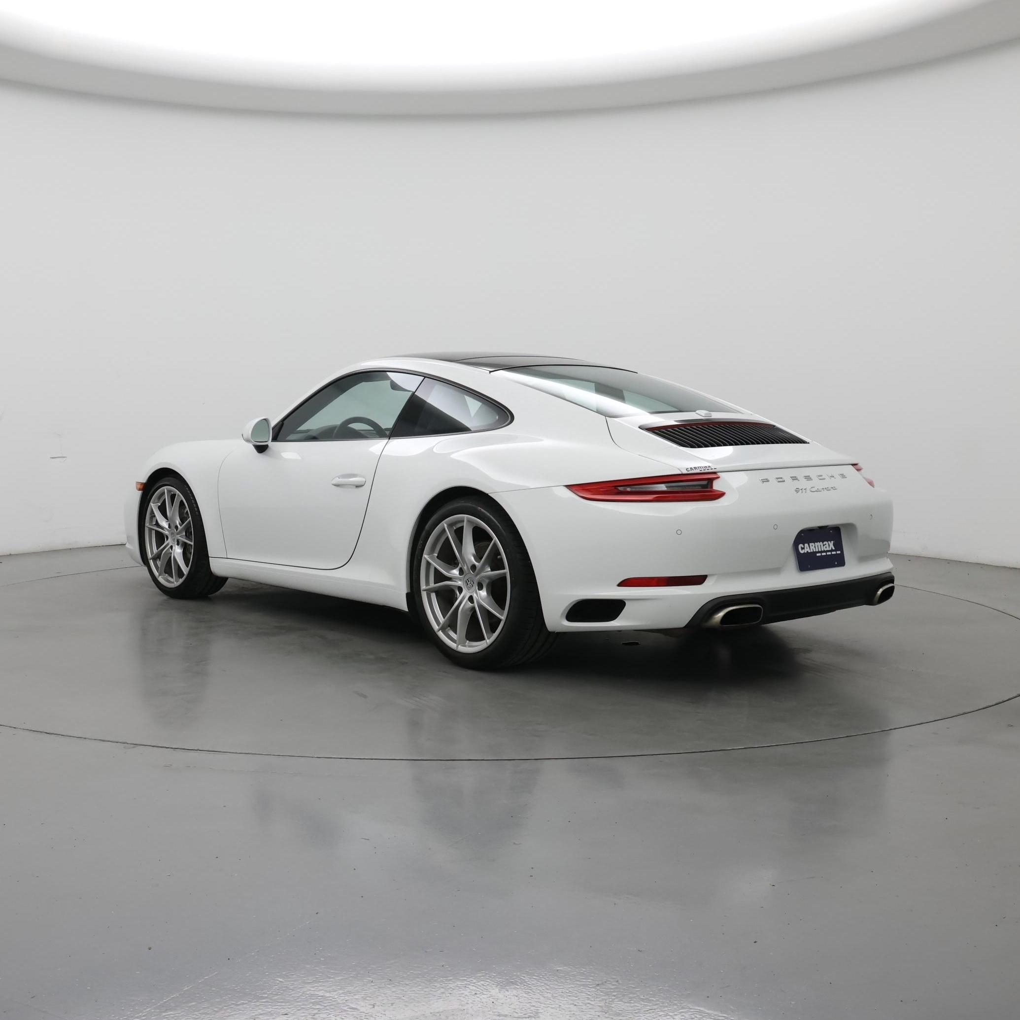 Thumbnail: 2017 Porsche 911 - 2