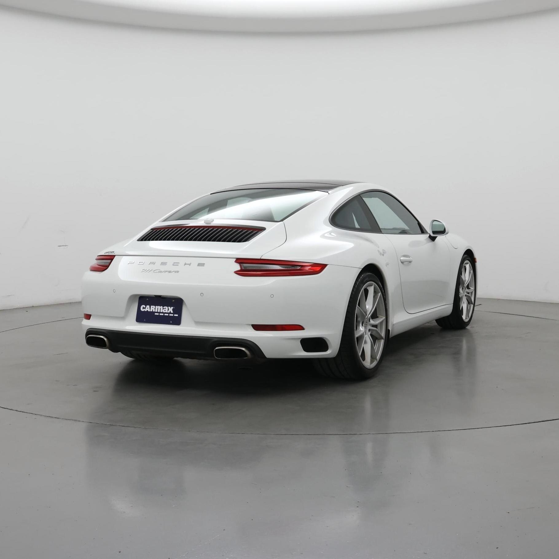 Thumbnail: 2017 Porsche 911 - 8