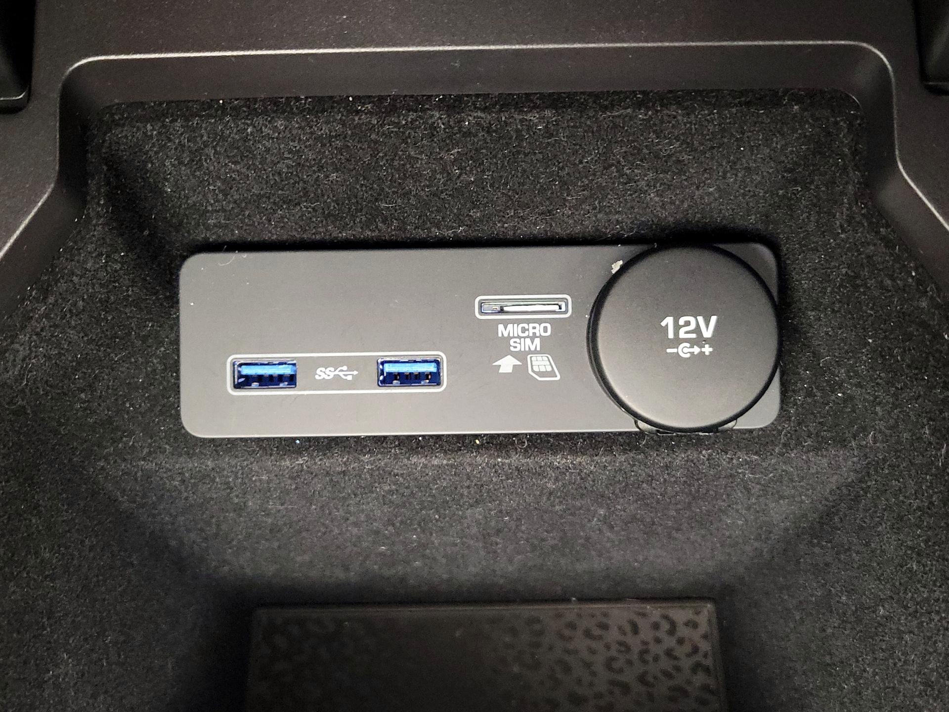 Thumbnail: 2020 Jaguar E-Pace - 19