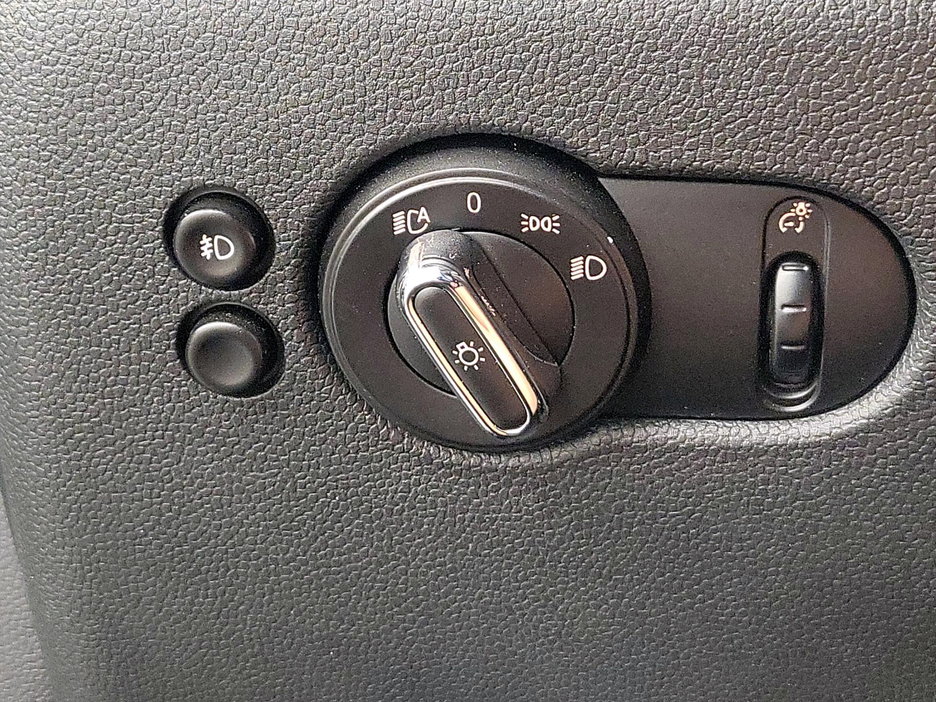 Thumbnail: 2017 MINI Cooper Hardtop - 13