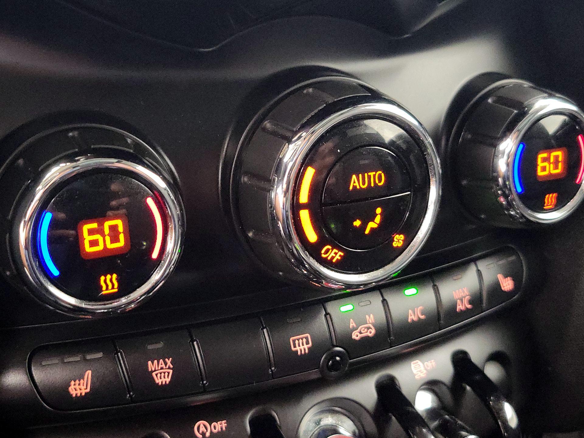 Thumbnail: 2017 MINI Cooper Hardtop - 15