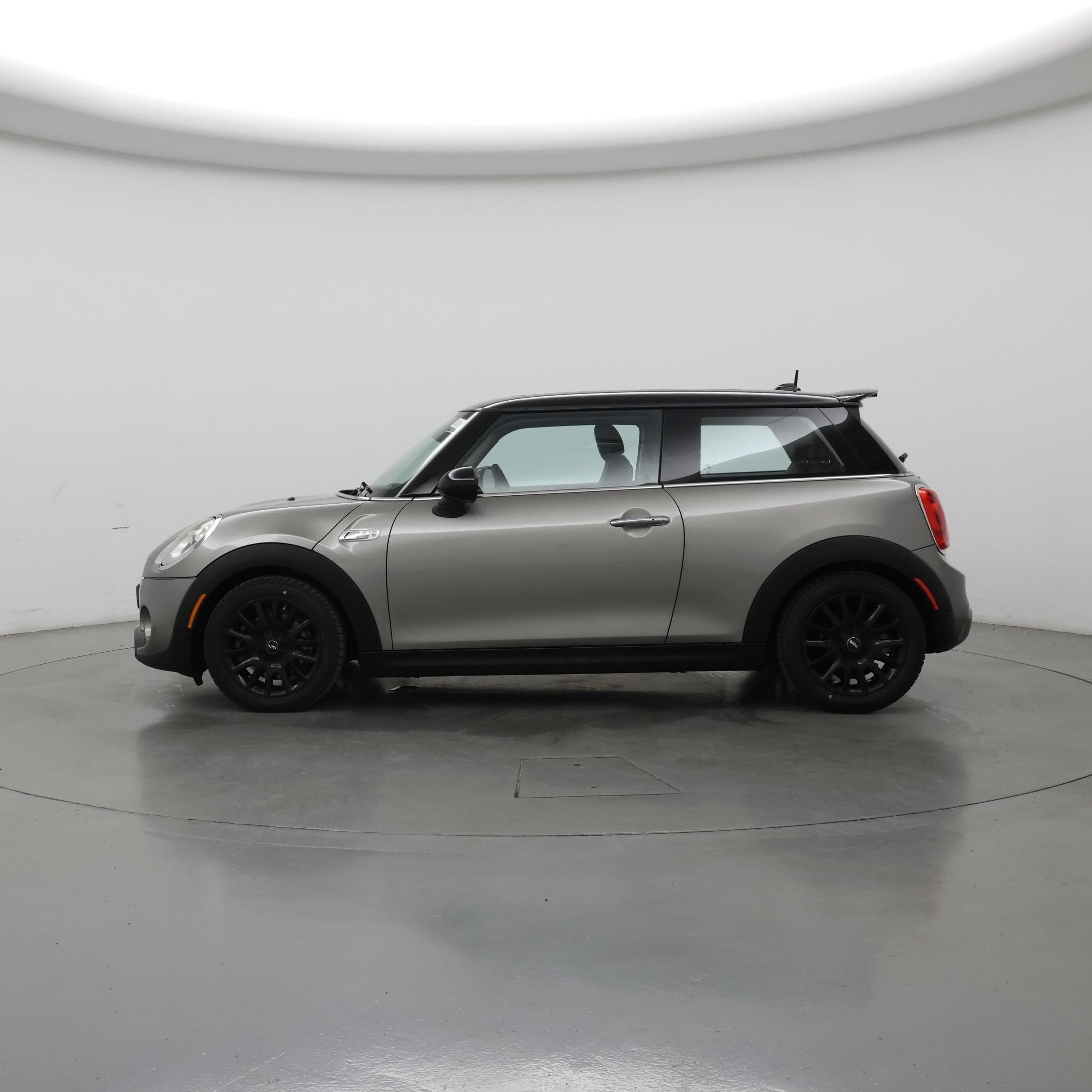 Thumbnail: 2017 MINI Cooper Hardtop - 3