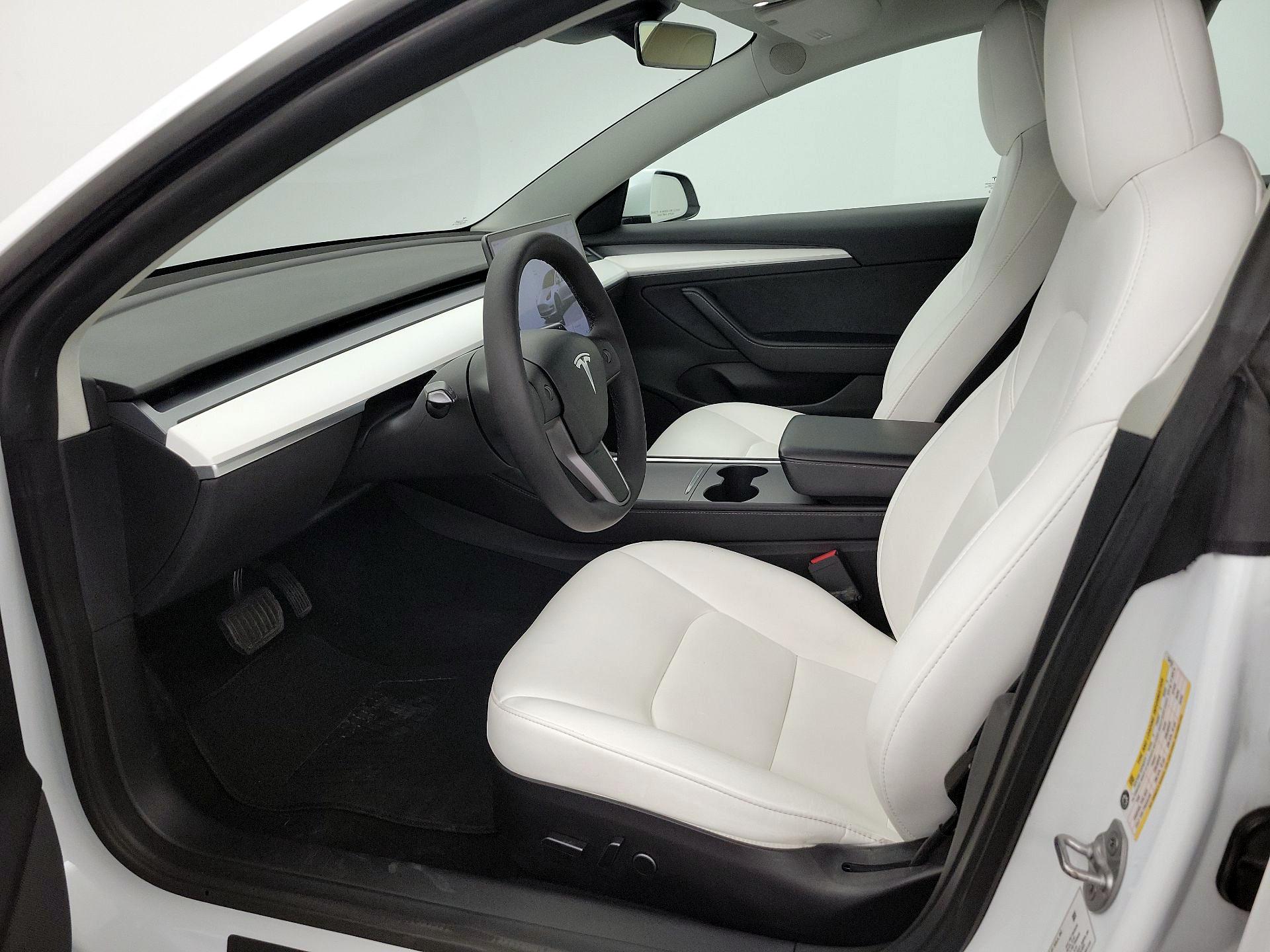Thumbnail: 2022 Tesla Model 3 - 11
