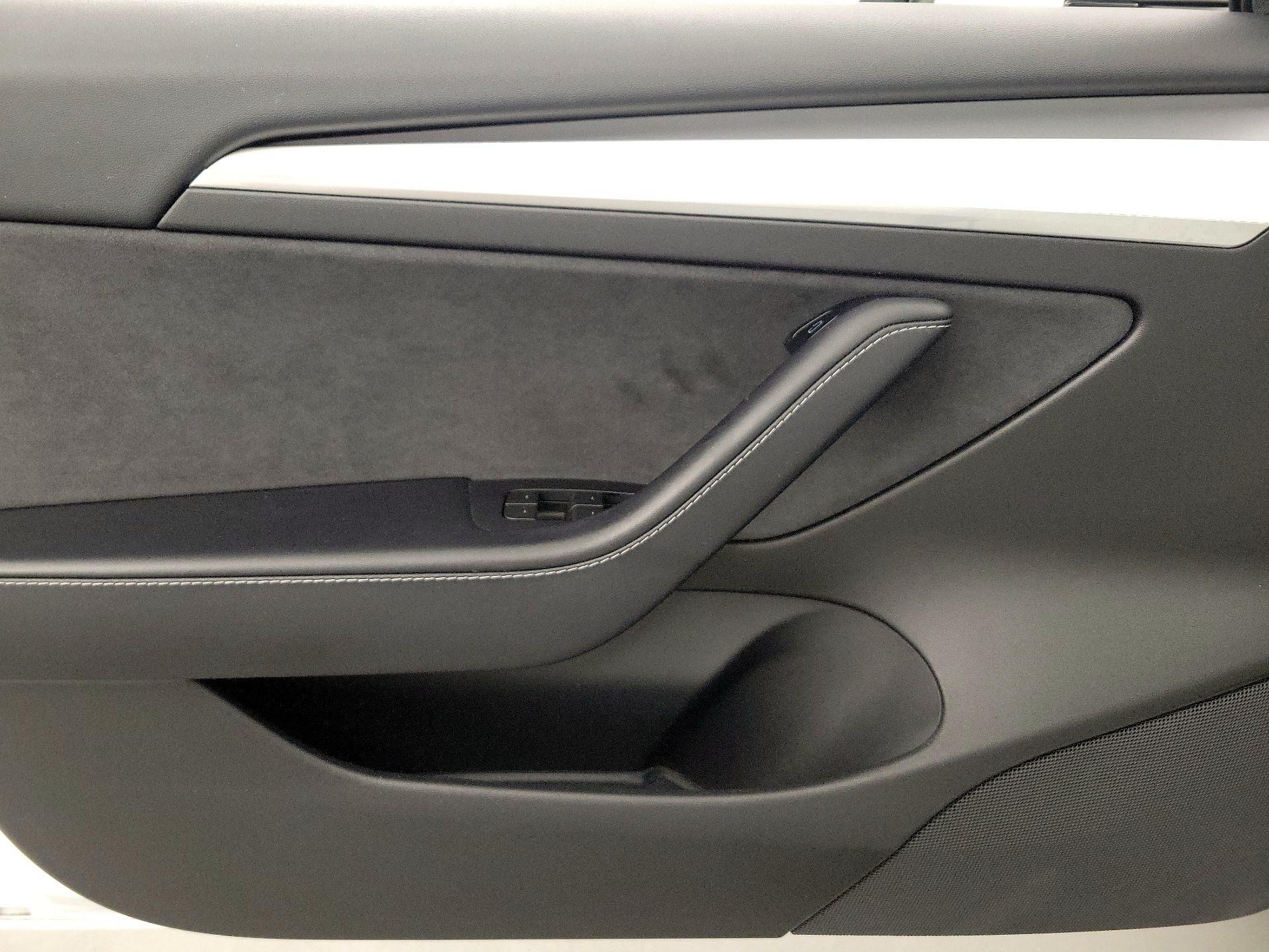 Thumbnail: 2022 Tesla Model 3 - 12