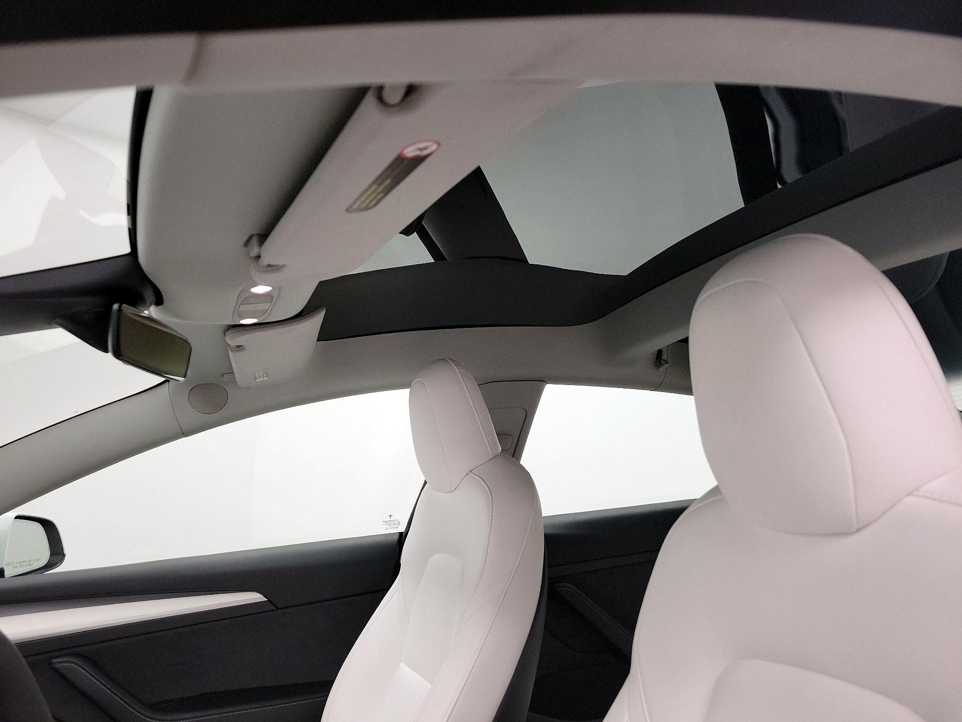 Thumbnail: 2022 Tesla Model 3 - 19