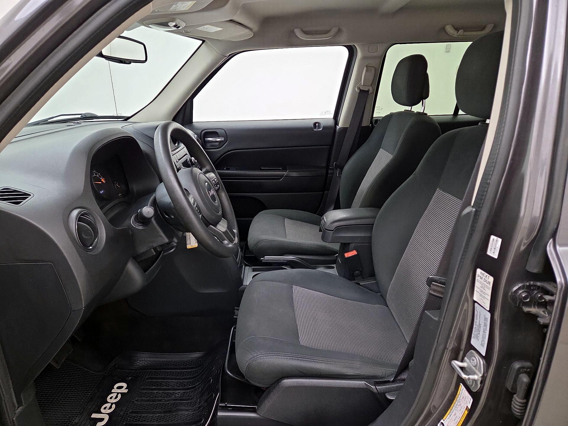 Thumbnail: 2016 Jeep Patriot - 11