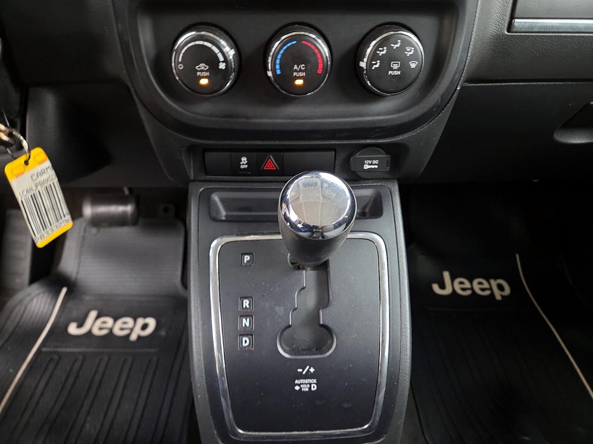 Thumbnail: 2016 Jeep Patriot - 15