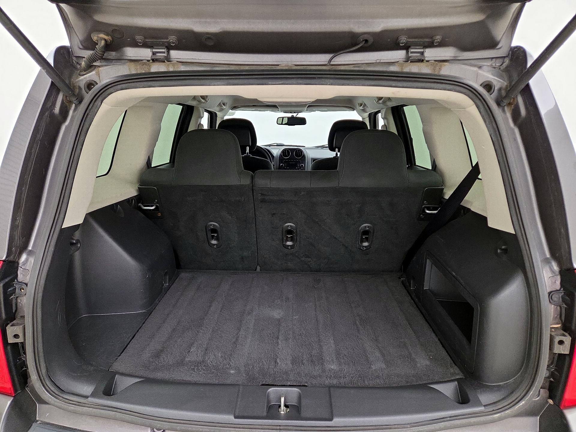 Thumbnail: 2016 Jeep Patriot - 17