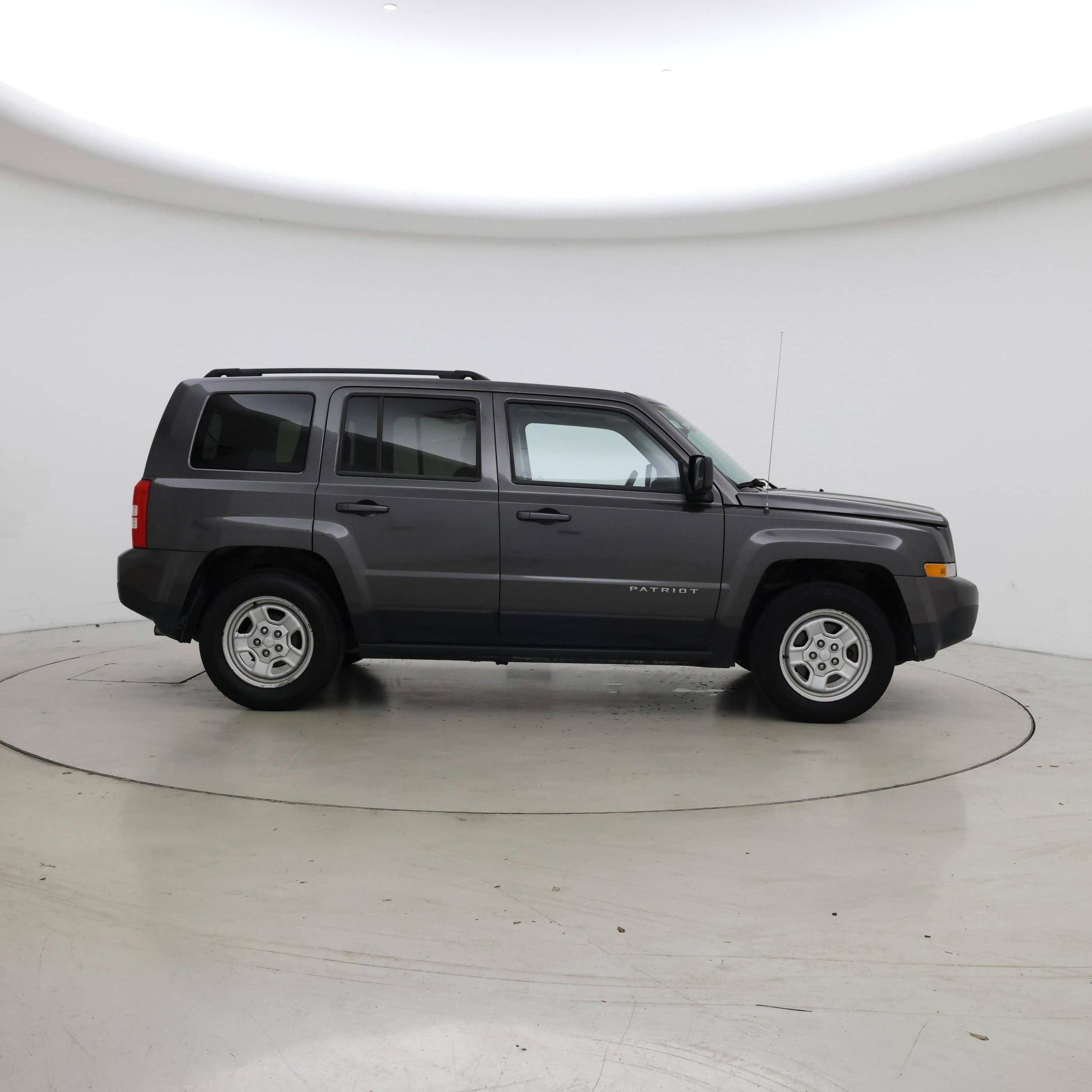Thumbnail: 2016 Jeep Patriot - 7