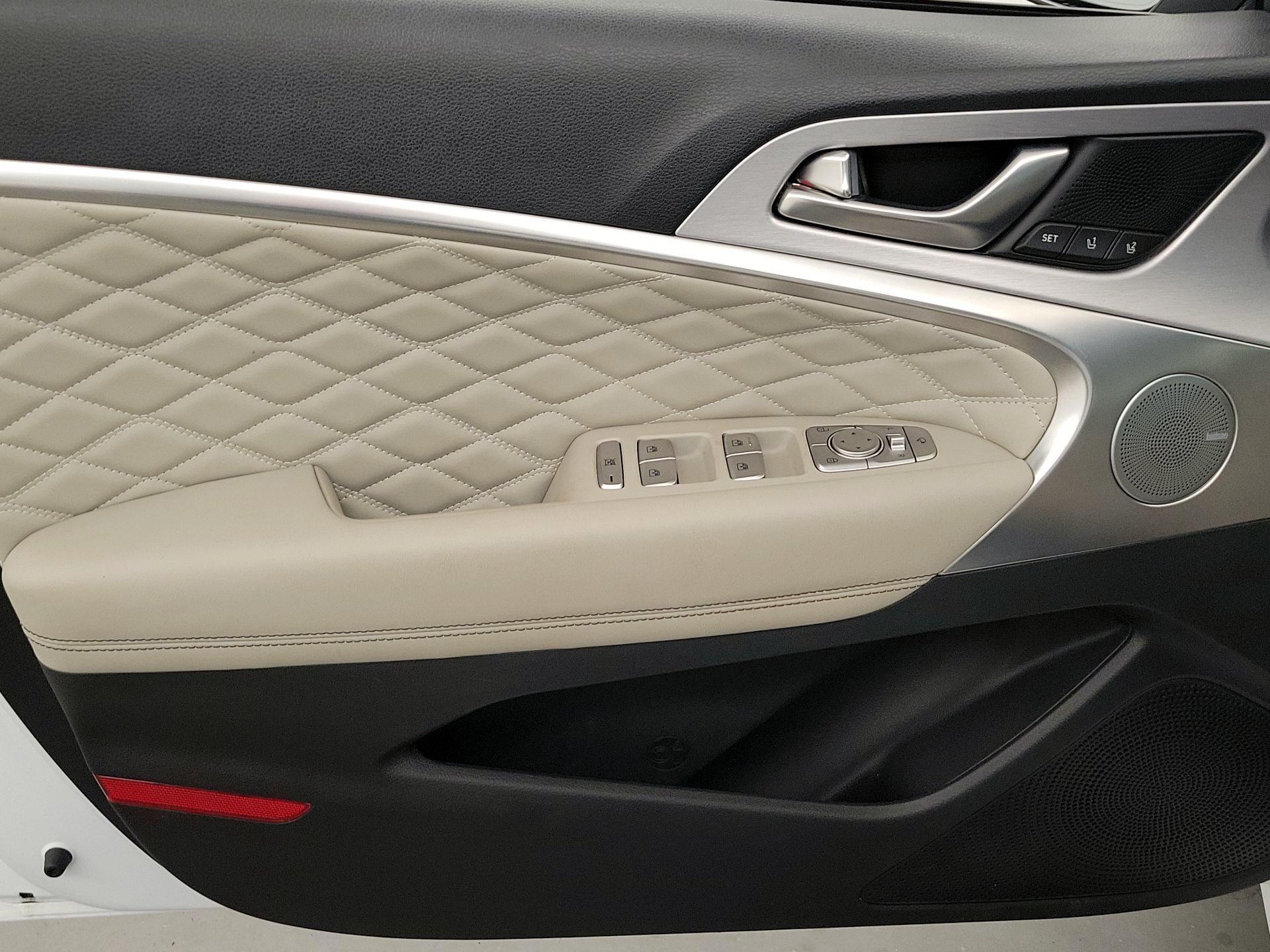 Thumbnail: 2019 Genesis G70 - 12