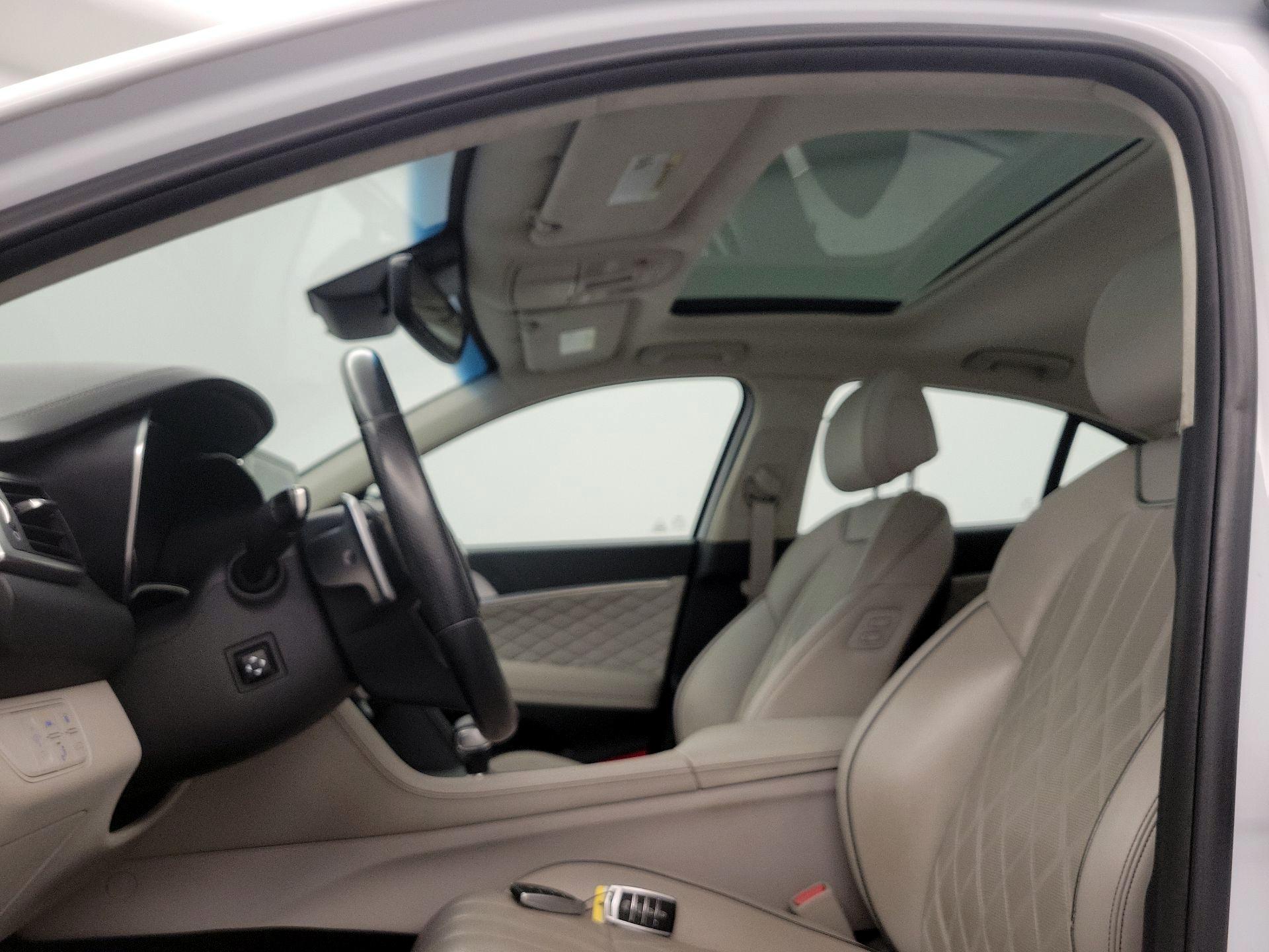 Thumbnail: 2019 Genesis G70 - 20