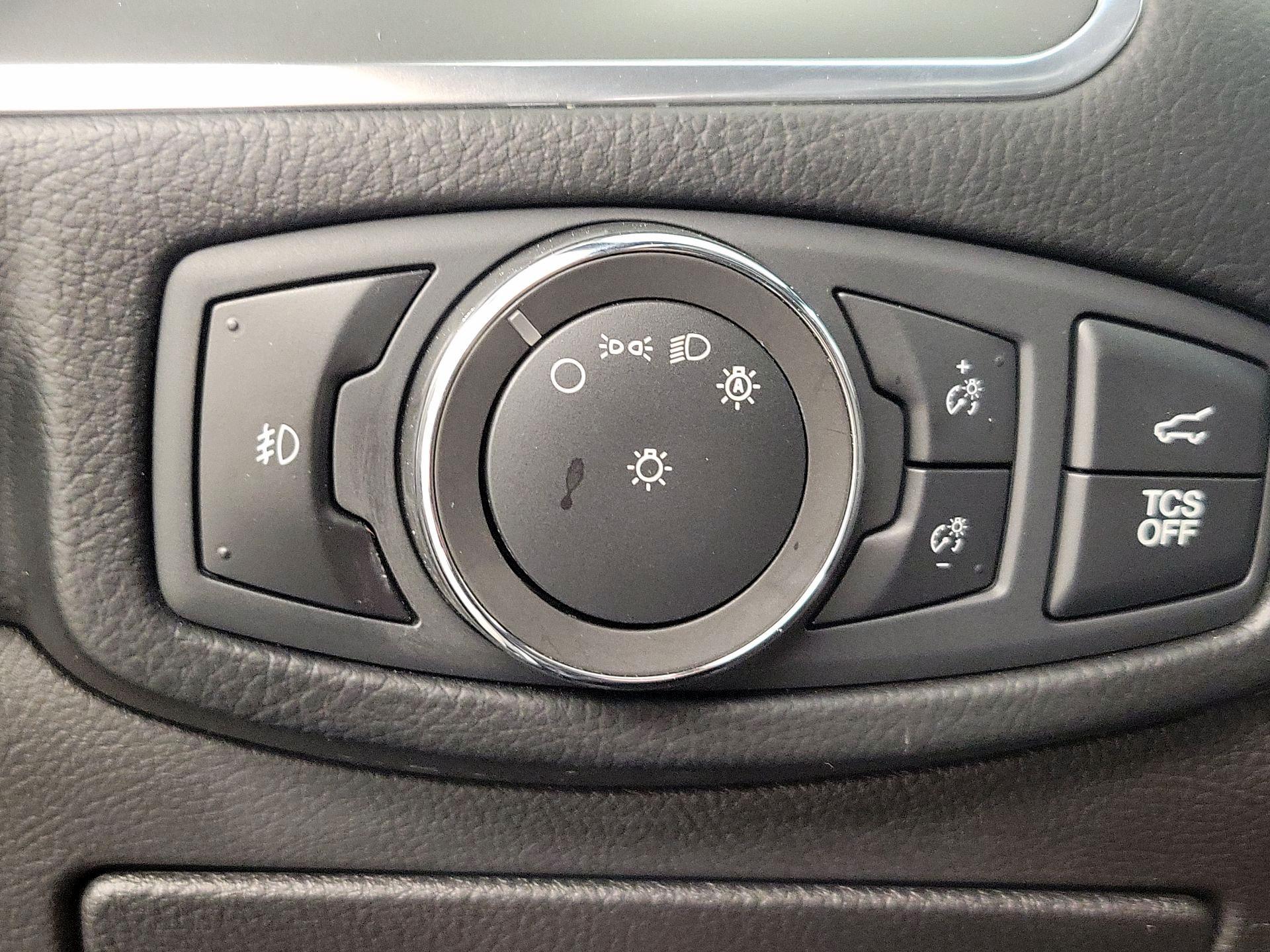 Thumbnail: 2020 Ford Edge - 13