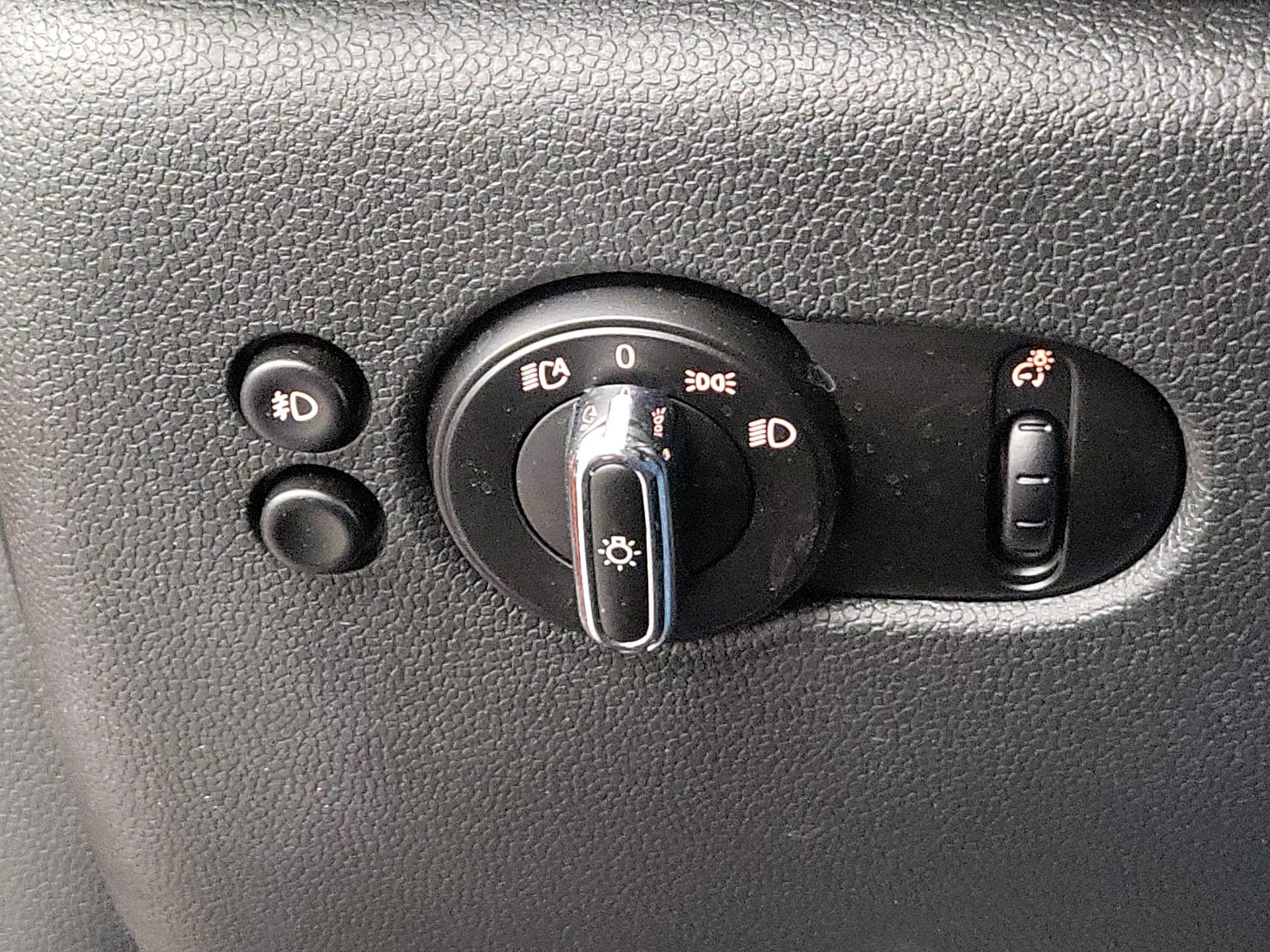 Thumbnail: 2020 MINI Cooper Hardtop - 13