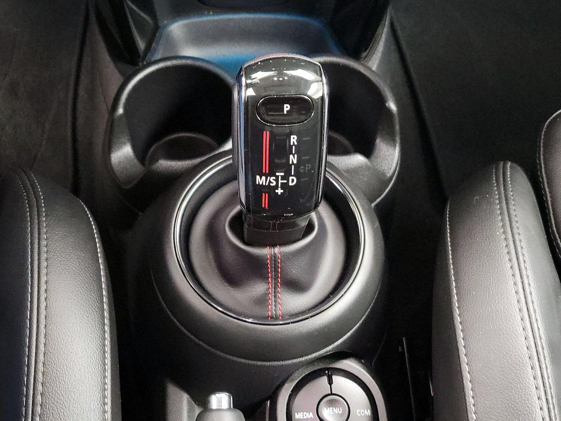 Thumbnail: 2020 MINI Cooper Hardtop - 17