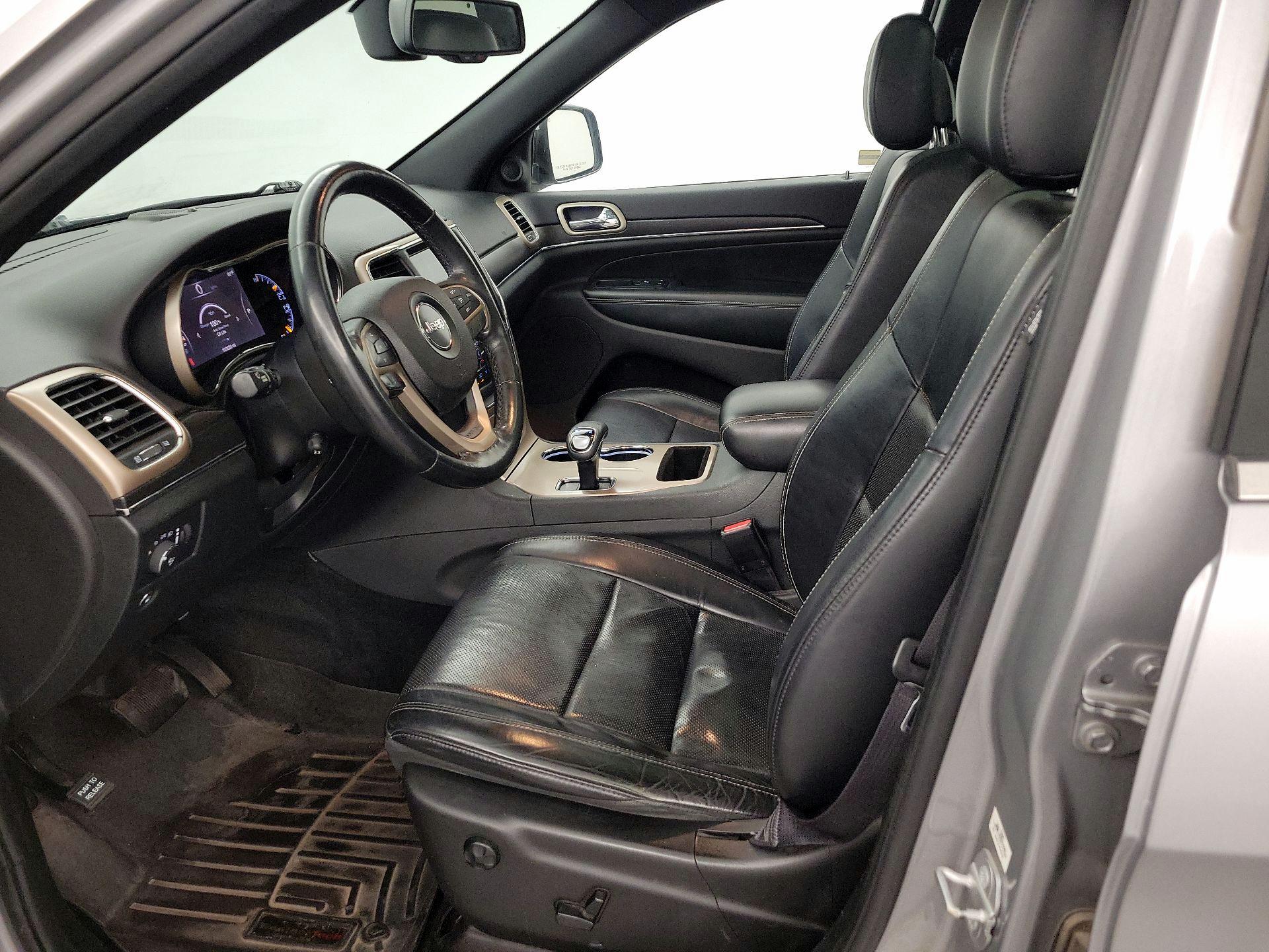 Thumbnail: 2015 Jeep Grand Cherokee - 11