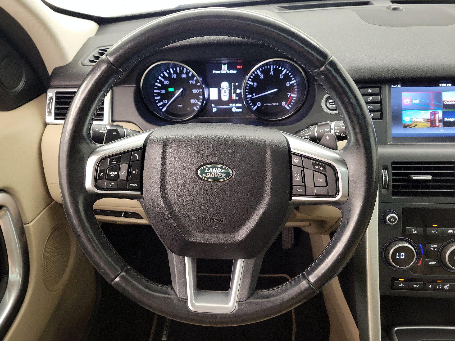 Thumbnail: 2016 Land Rover Discovery Sport - 10