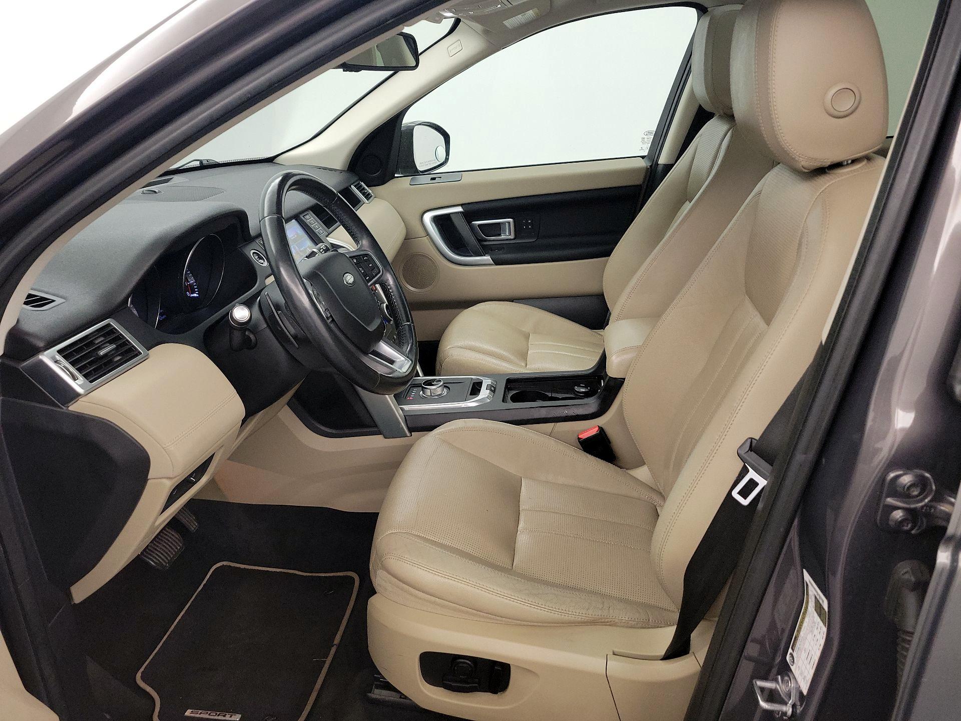 Thumbnail: 2016 Land Rover Discovery Sport - 11