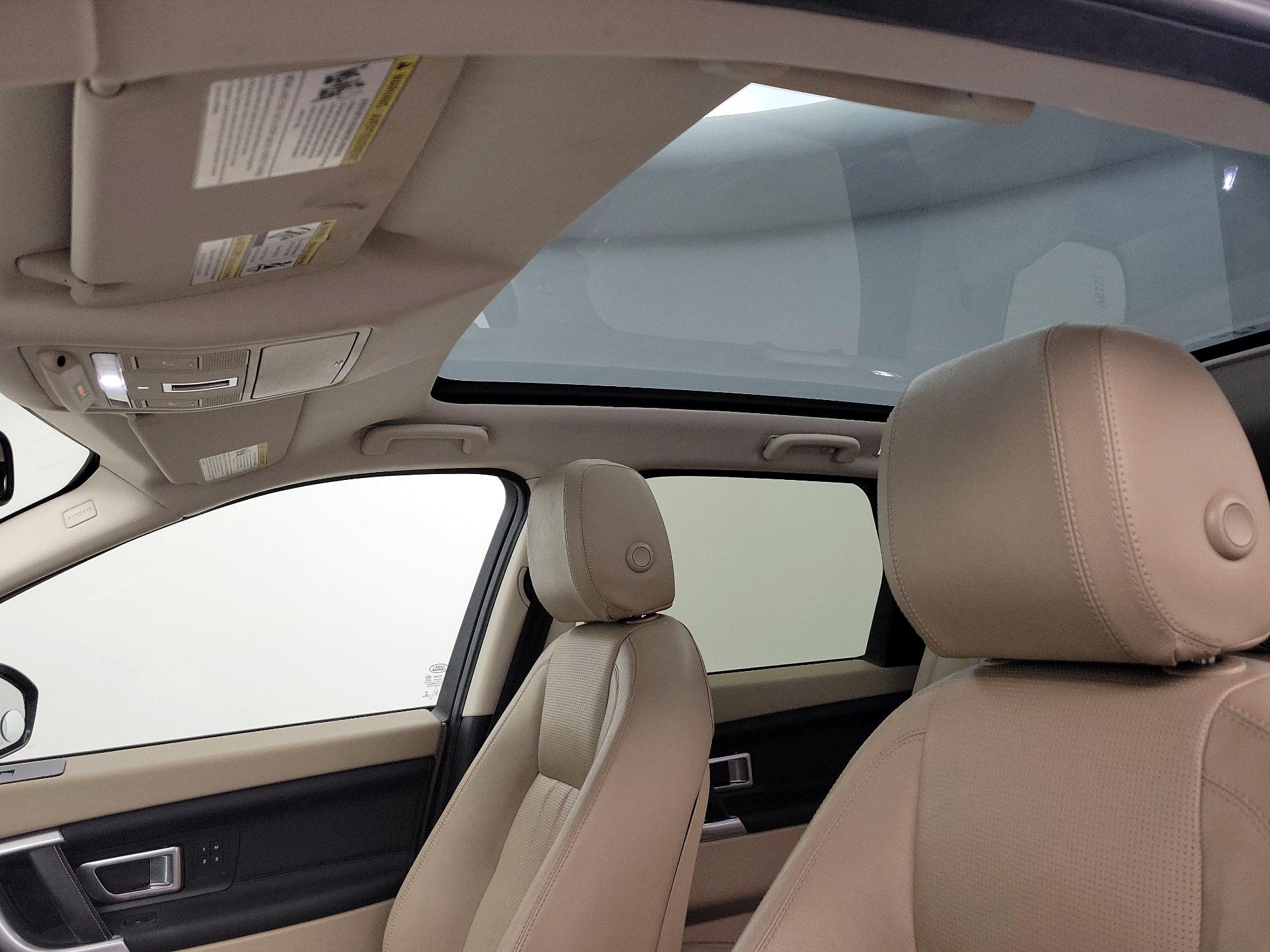 Thumbnail: 2016 Land Rover Discovery Sport - 20