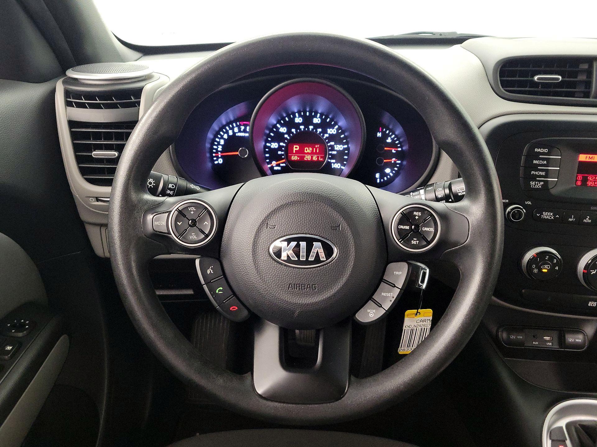 Thumbnail: 2016 Kia Soul - 10