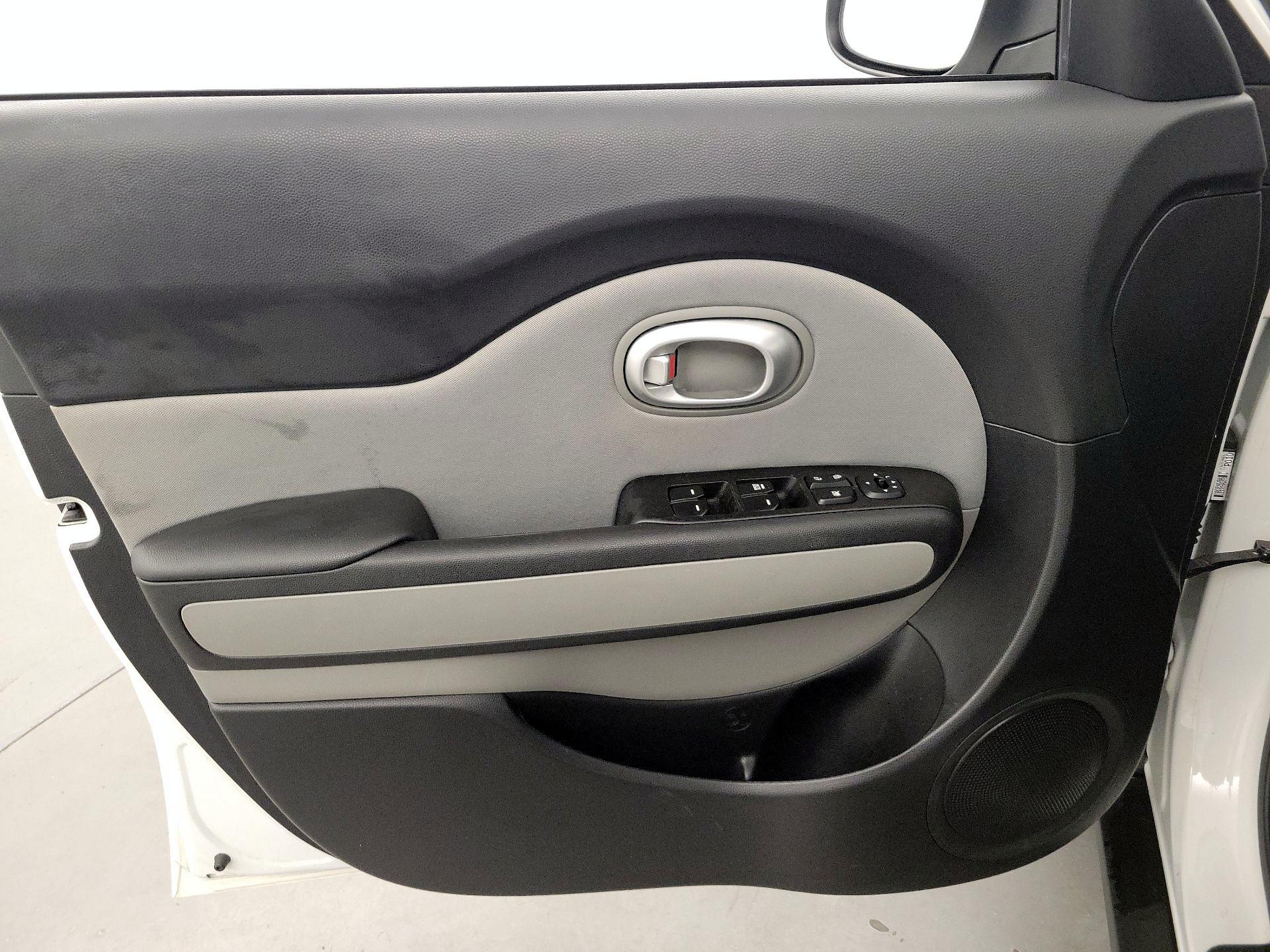 Thumbnail: 2016 Kia Soul - 12