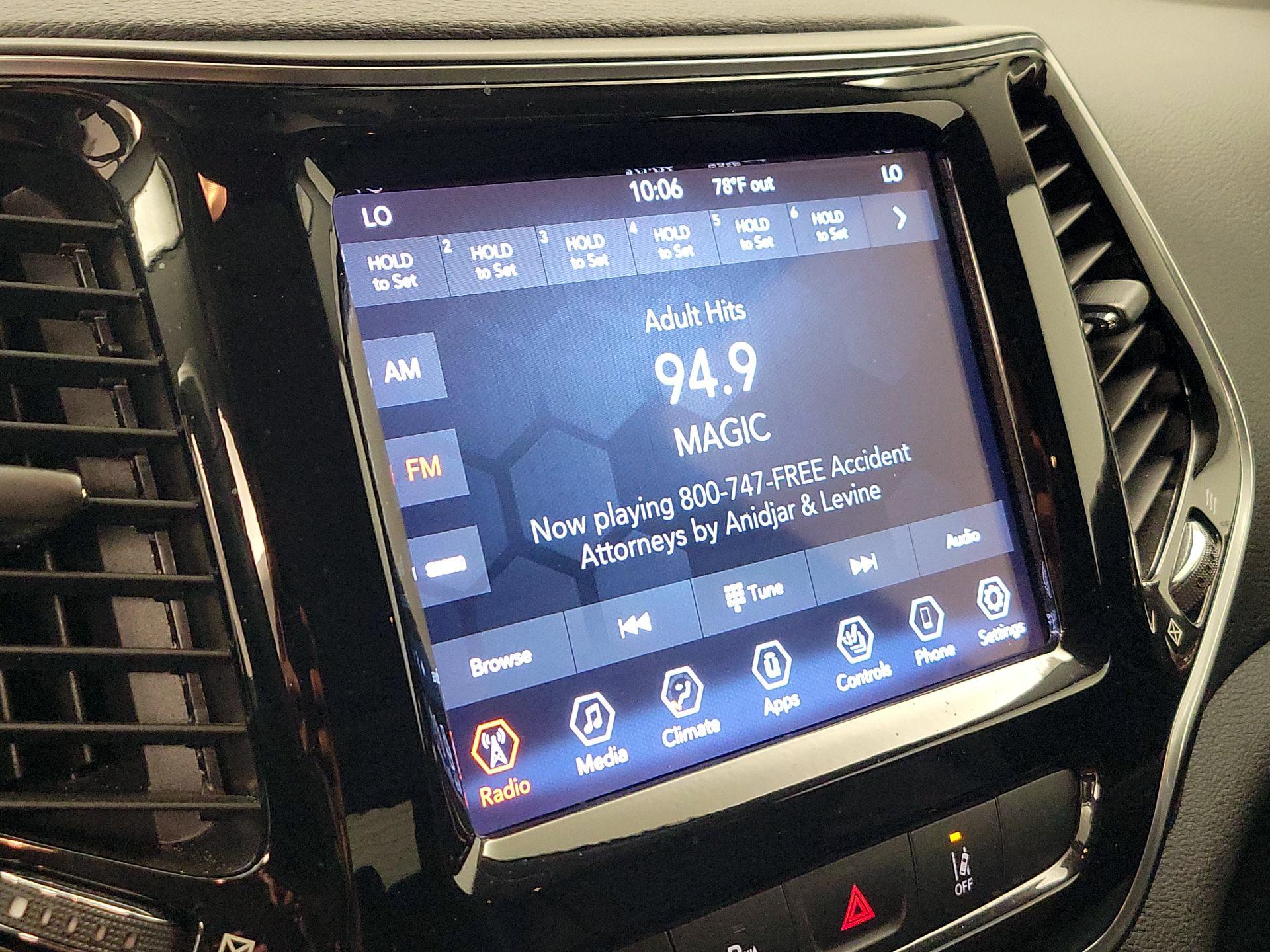 Thumbnail: 2021 Jeep Cherokee - 15