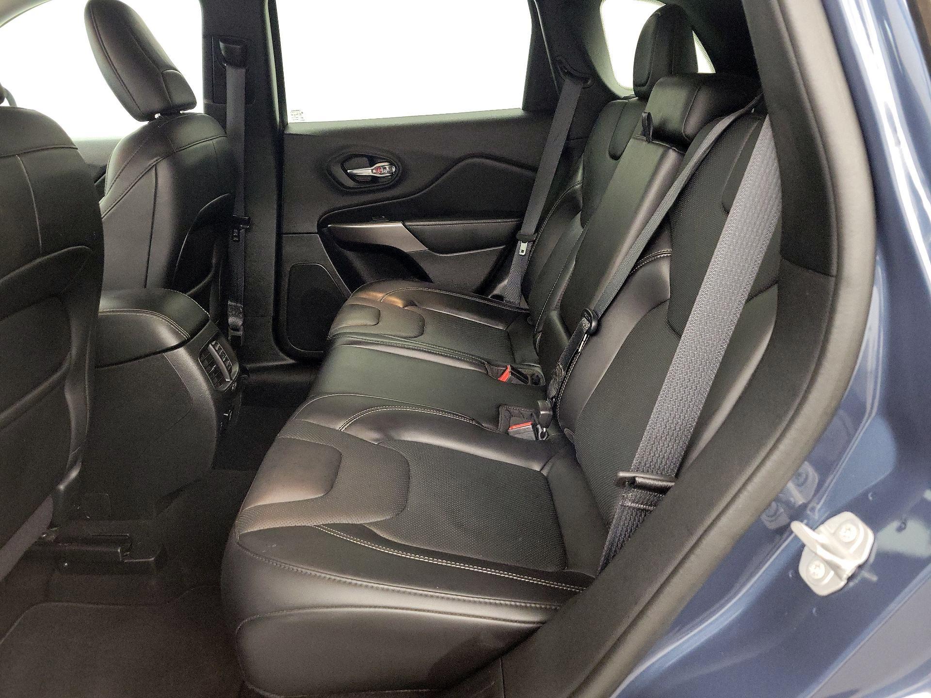 Thumbnail: 2021 Jeep Cherokee - 20