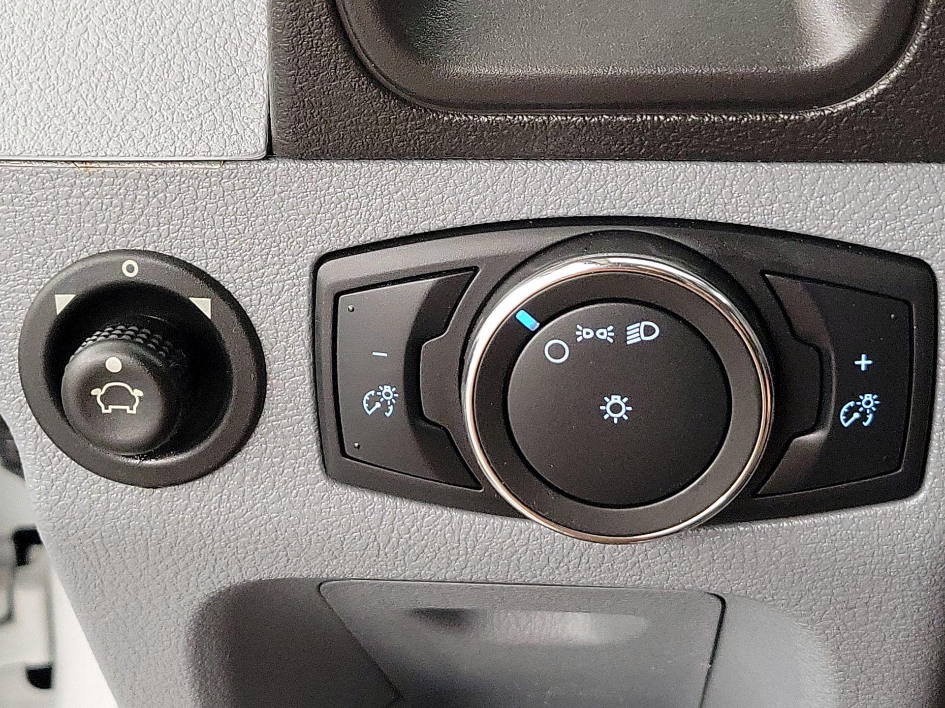 Thumbnail: 2019 Ford Transit Series - 13